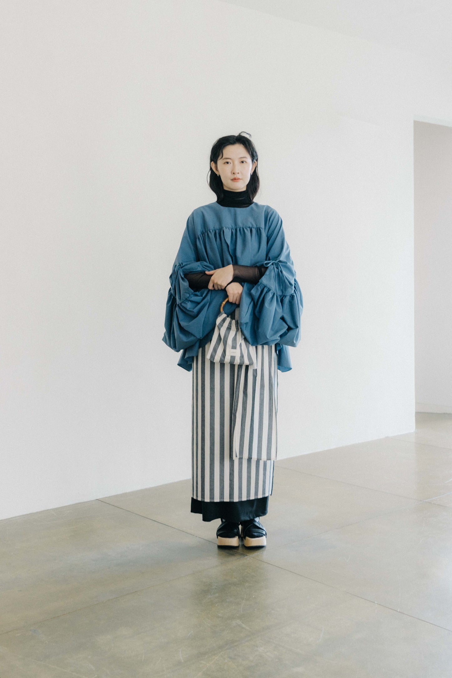 wide-sleeved with gathering double layers top (in-stock)