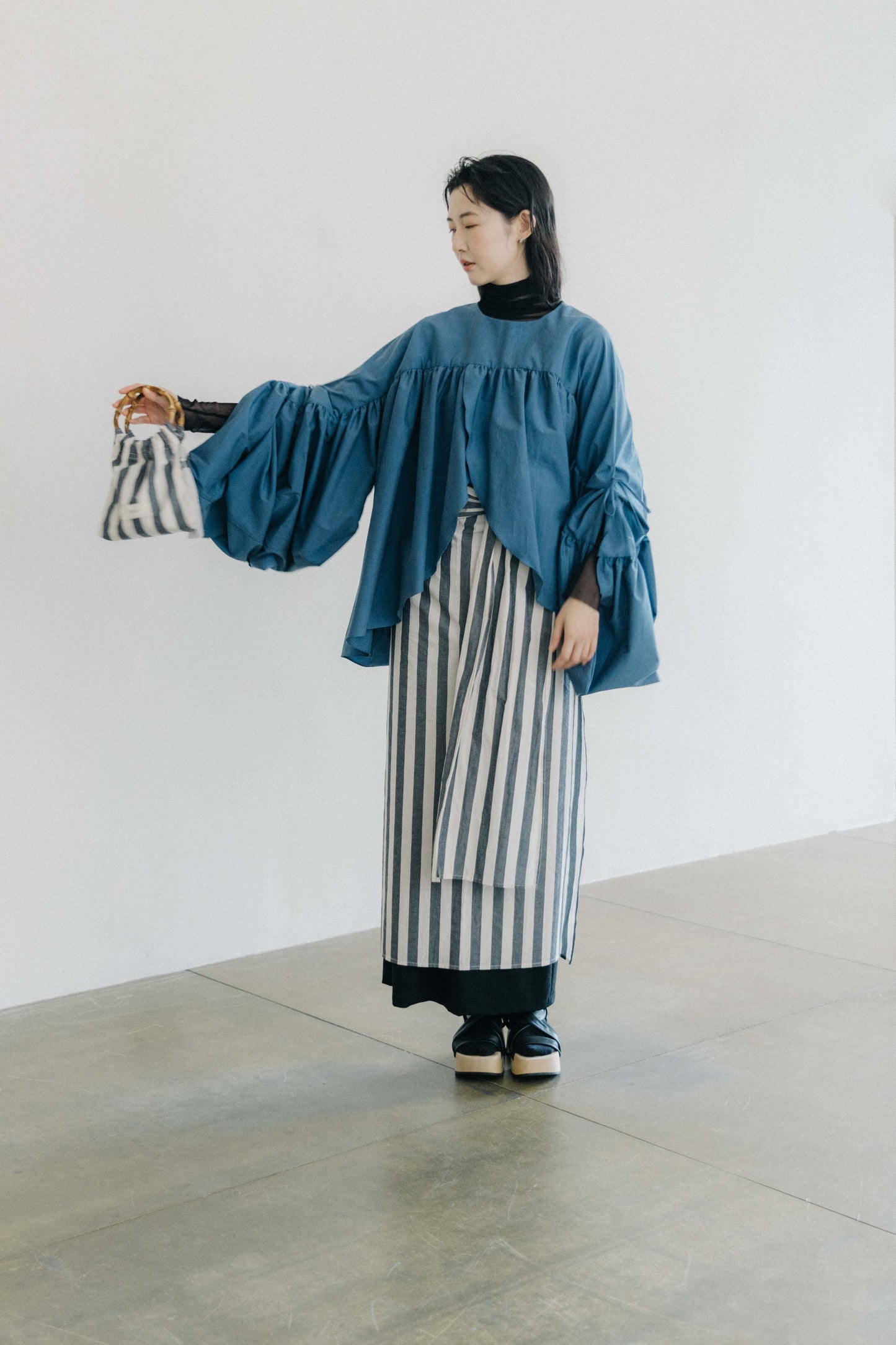 wide-sleeved with gathering double layers top (in-stock)