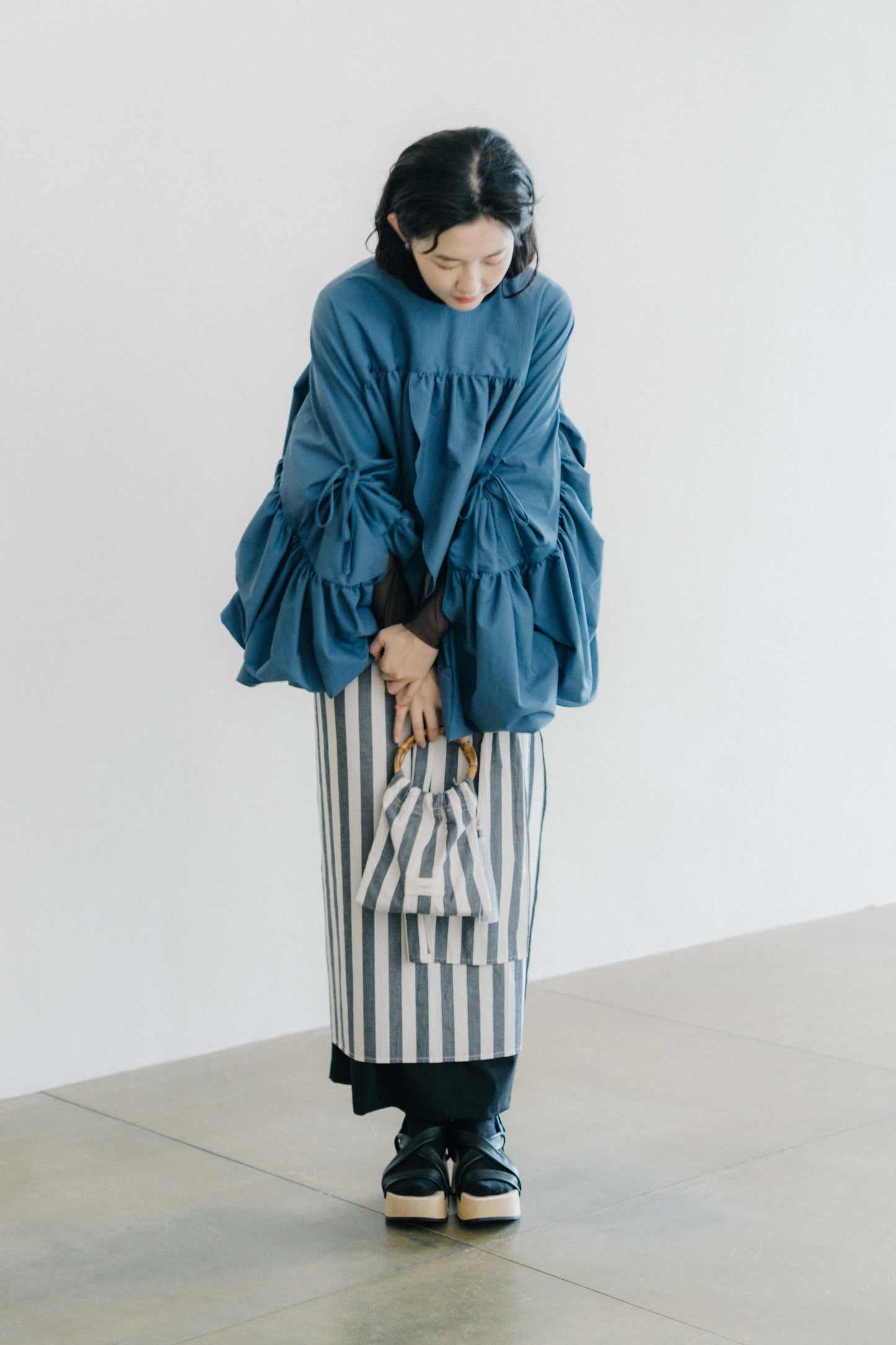 wide-sleeved with gathering double layers top (in-stock)