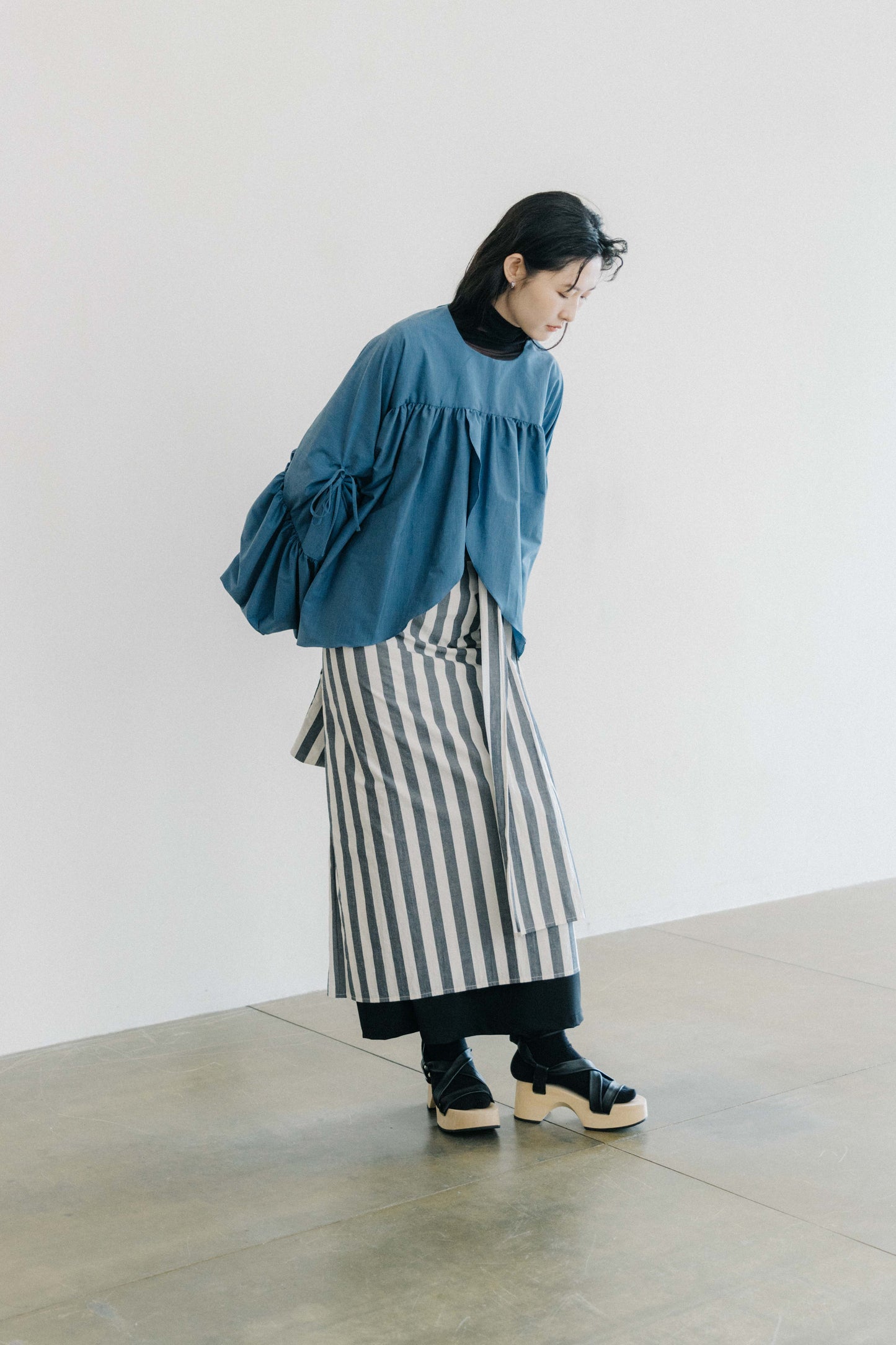 wide-sleeved with gathering double layers top (in-stock)