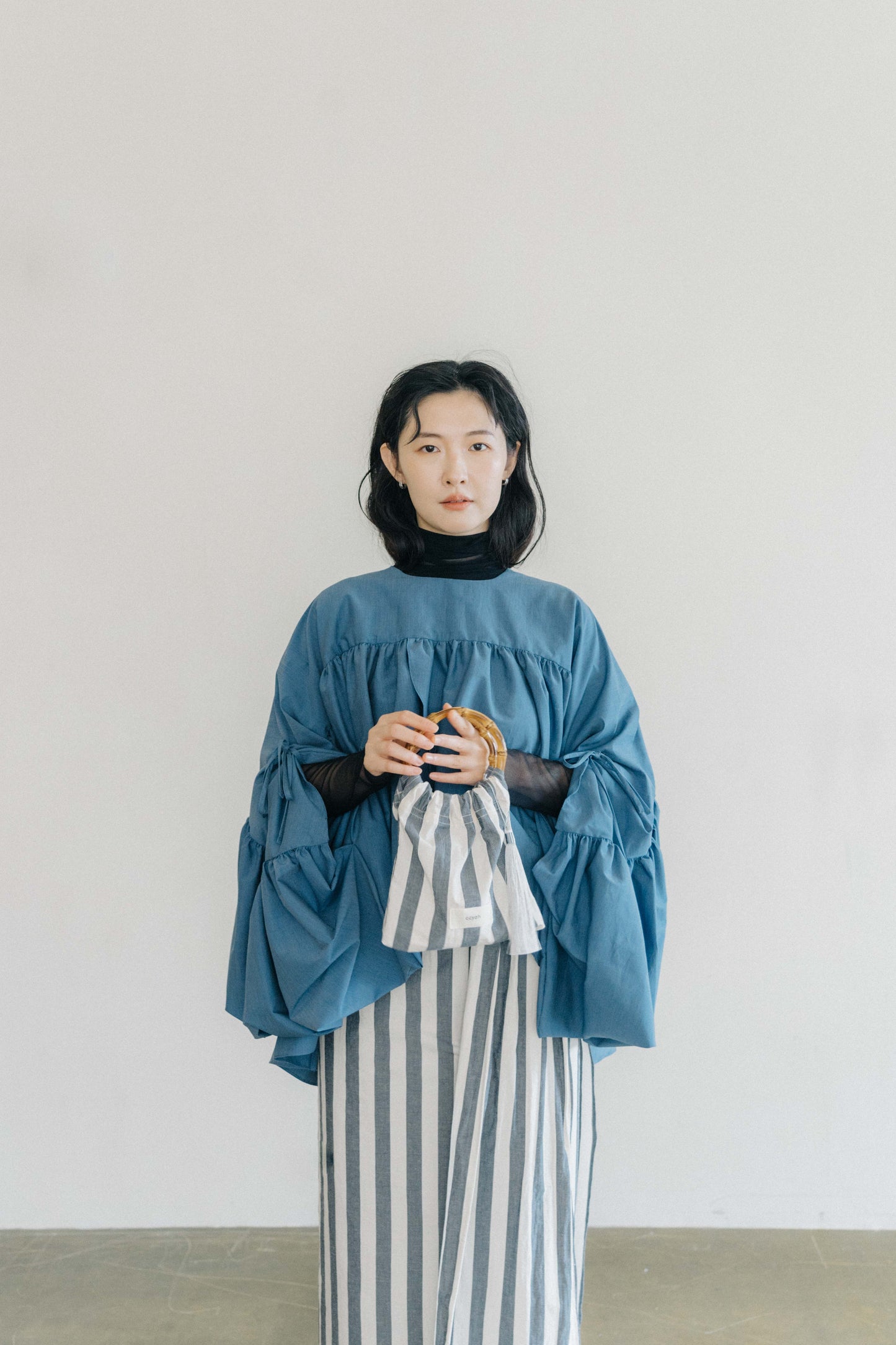 wide-sleeved with gathering double layers top (in-stock)
