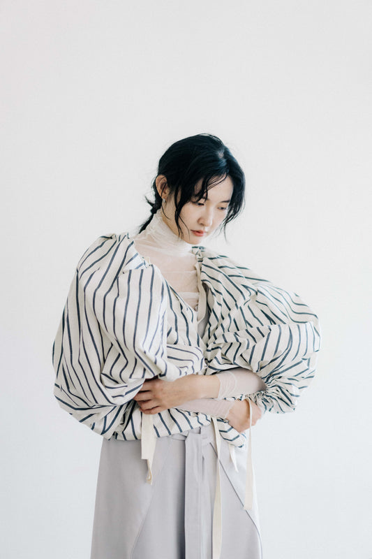puffy sleeves with striped outerwear (pre-order 11月寄出)