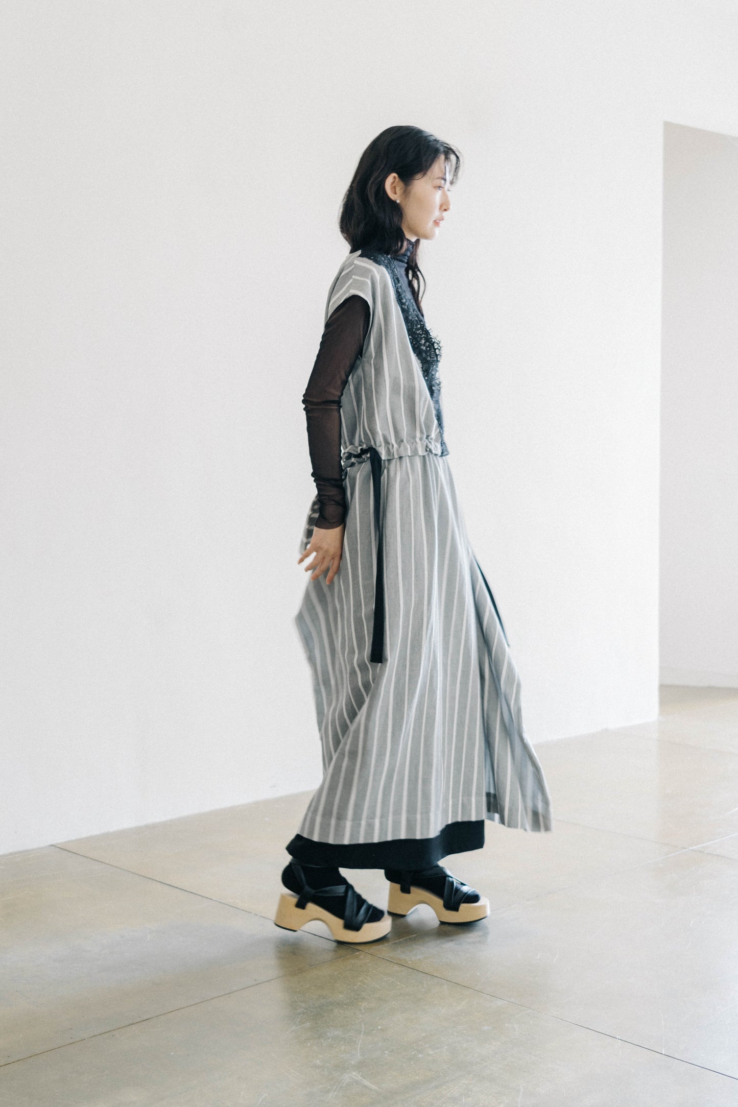 striped square-dress with black lace (pre-order)