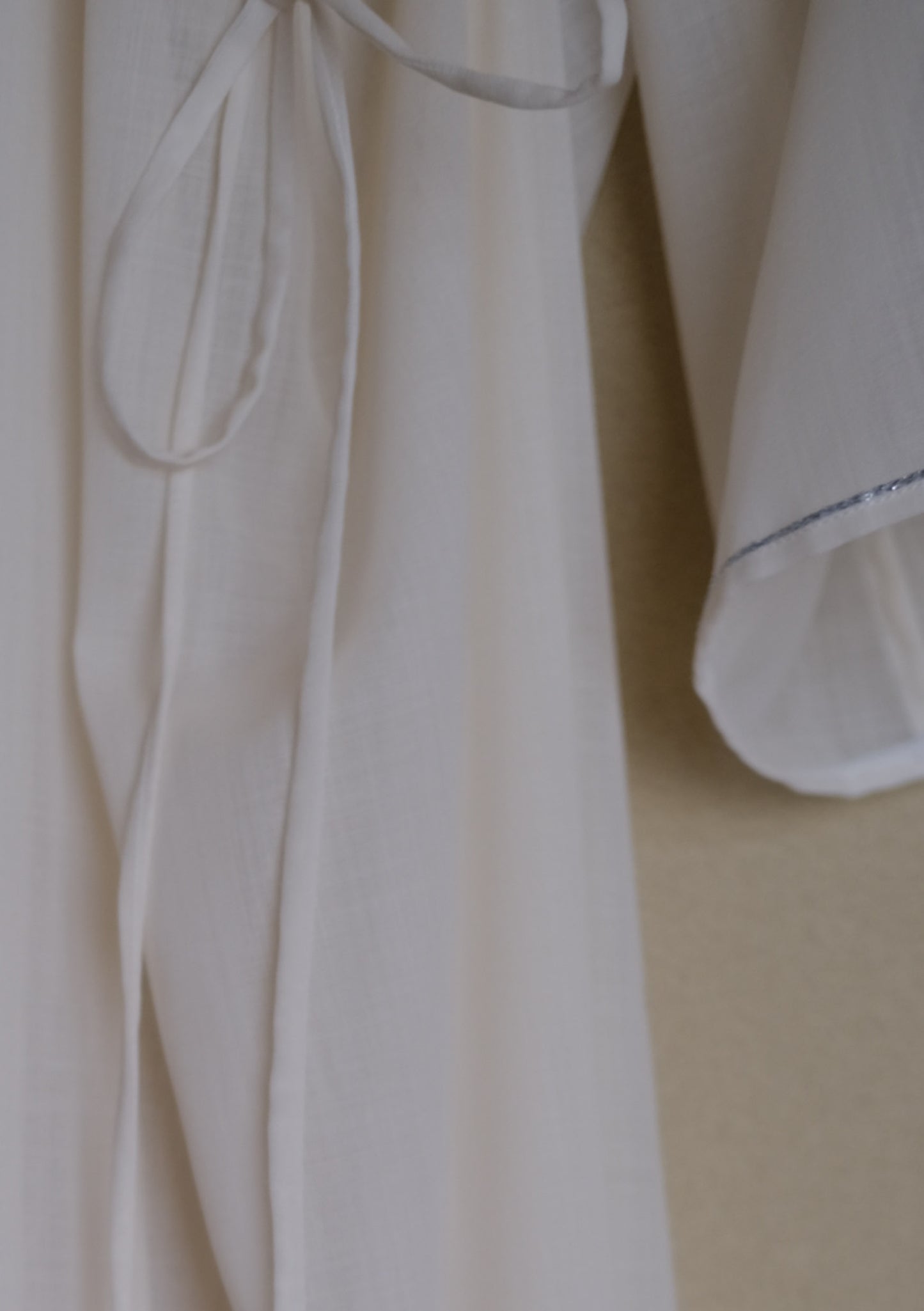 wide sleeves gathered dress- ivory (in-stock)