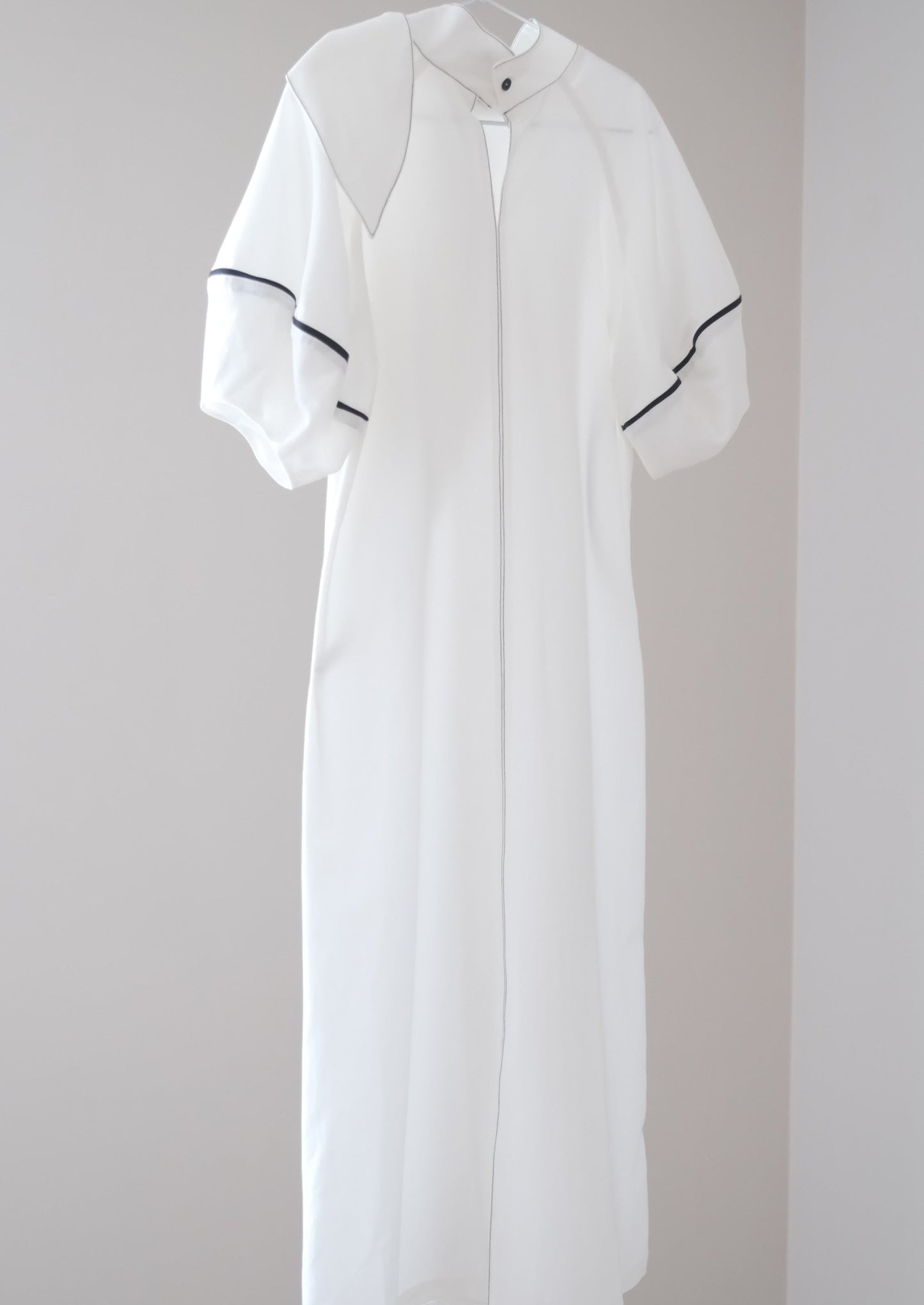 summer curved cutting with puffy short sleeves dress (in-stock)
