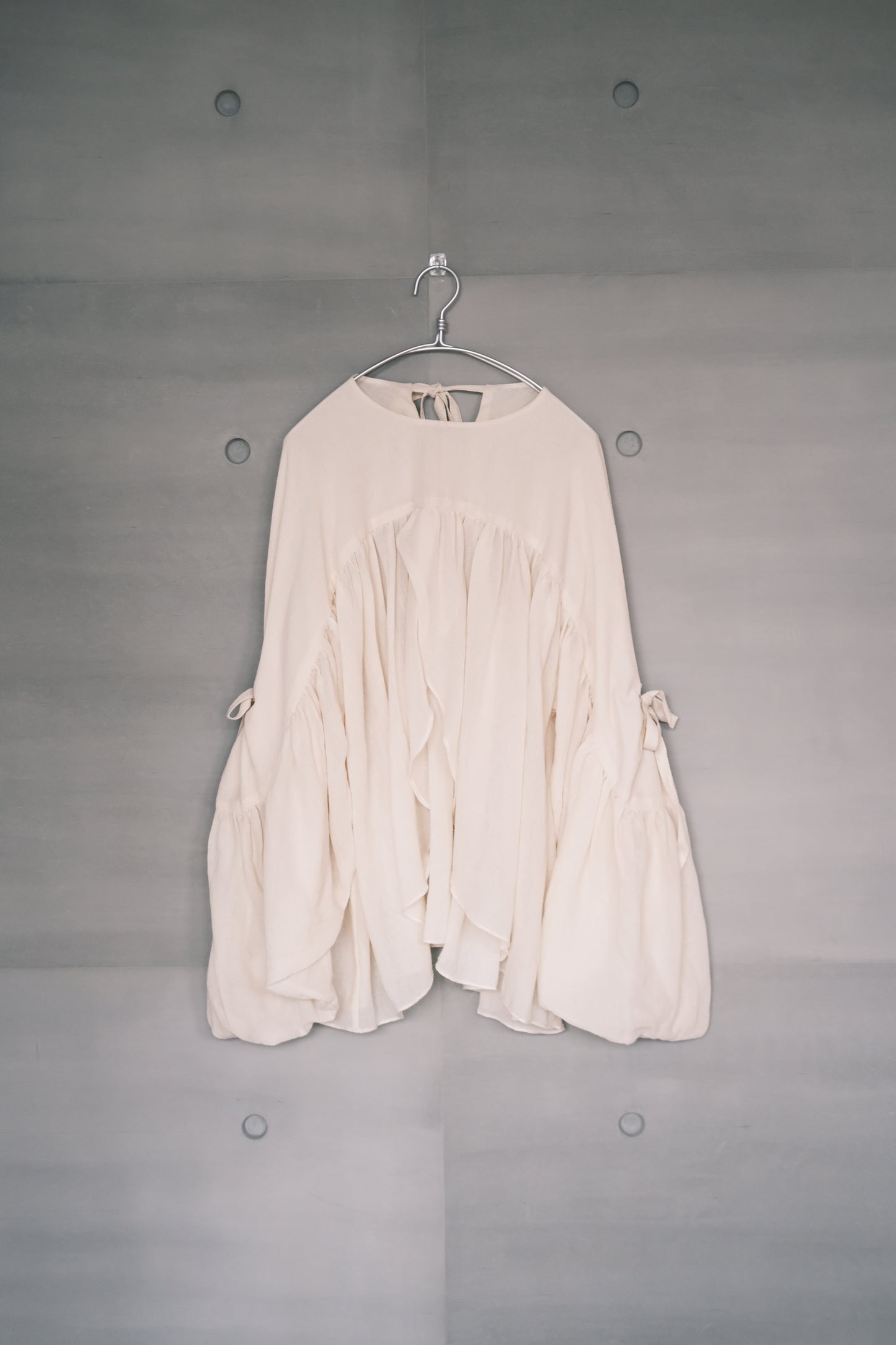 wide sleeved with gathering double layers top - beige (in-stock)