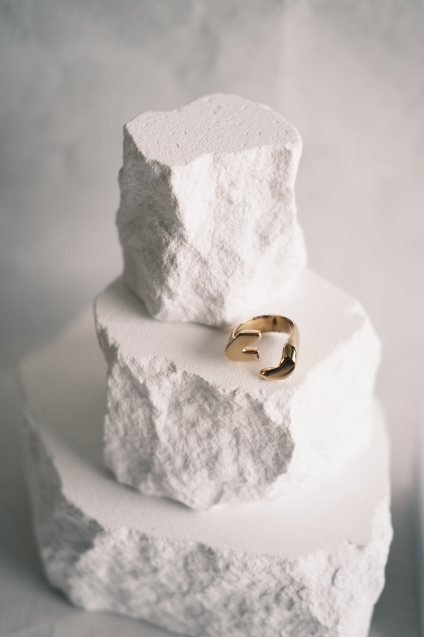givency ring size: 52mm
