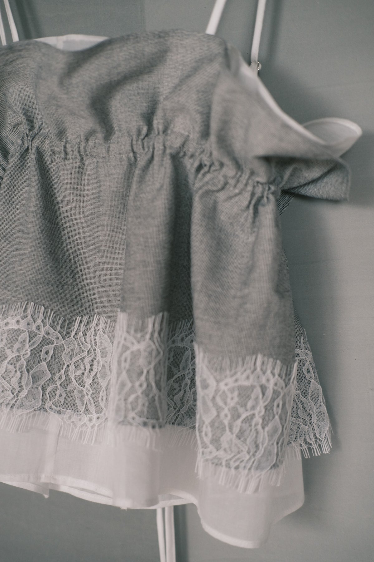 double-layer ruched crop top with lace (in-stock)