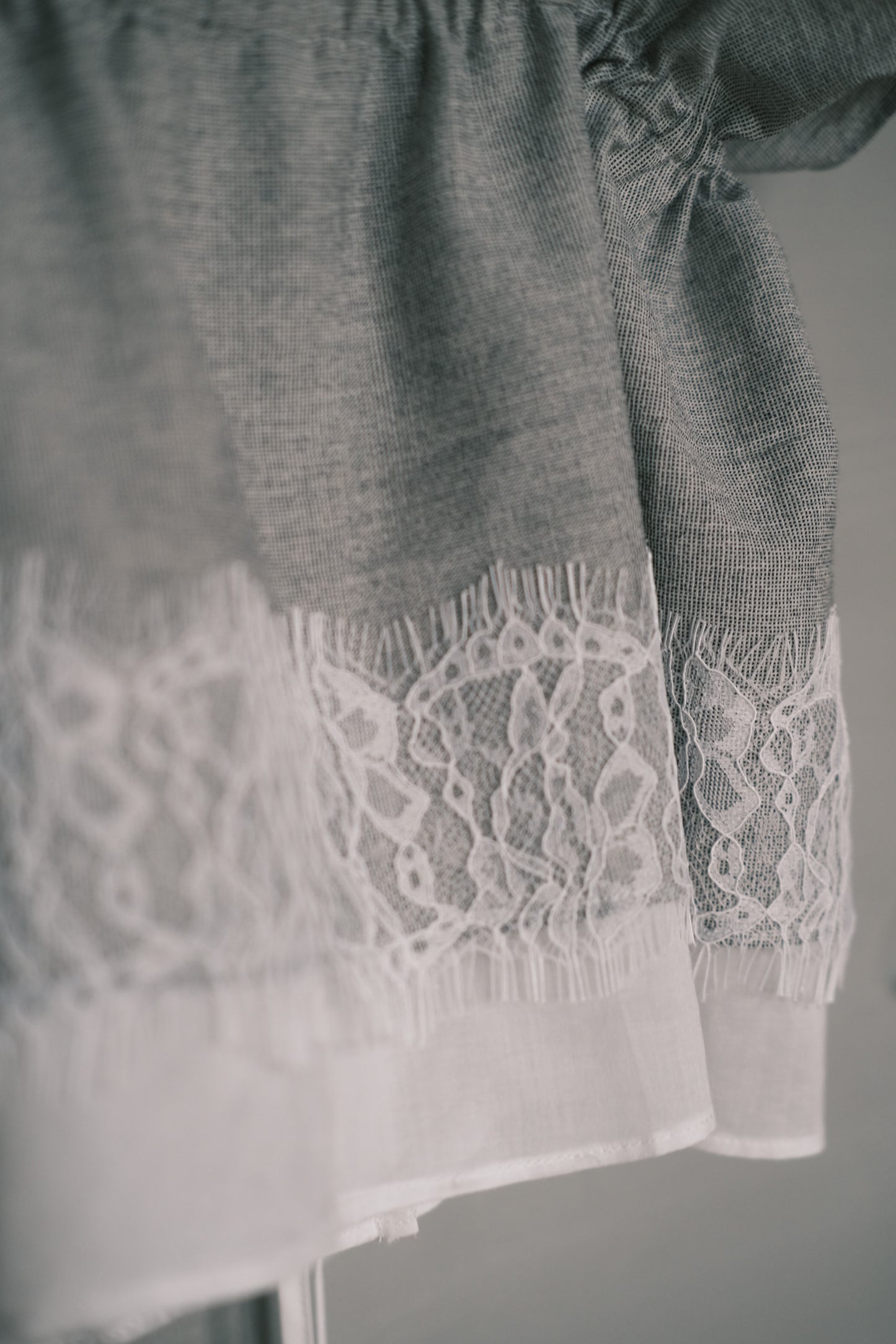 double-layer ruched crop top with lace (in-stock)