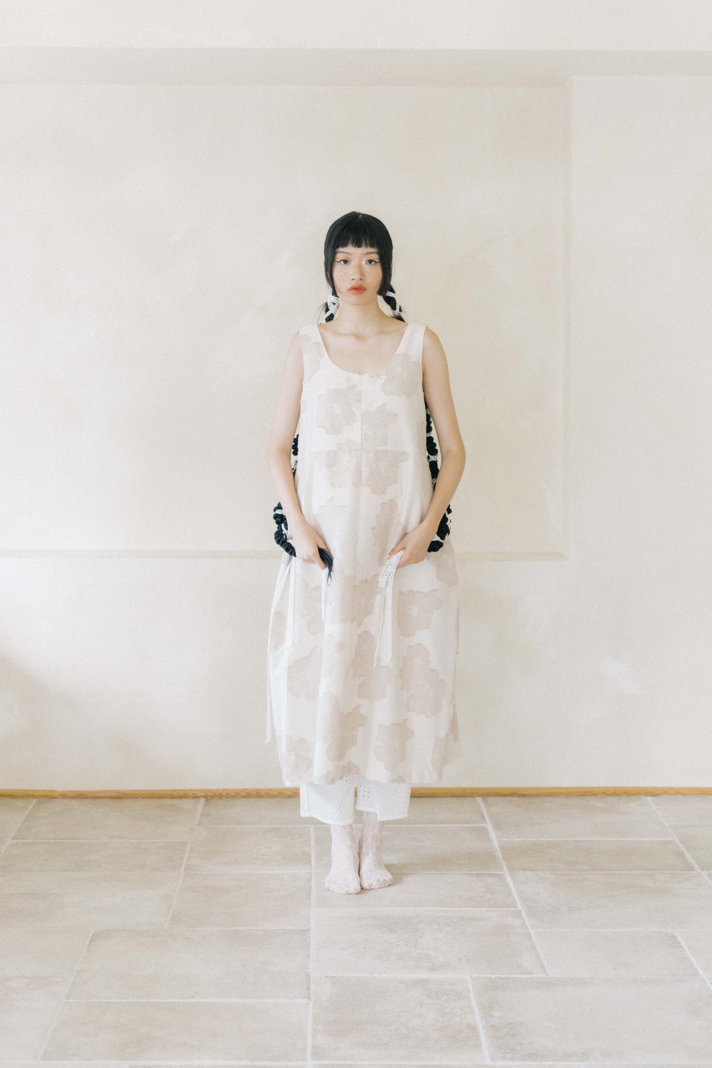 flower-jacquard cocoon sleevesless dress(in-stock)