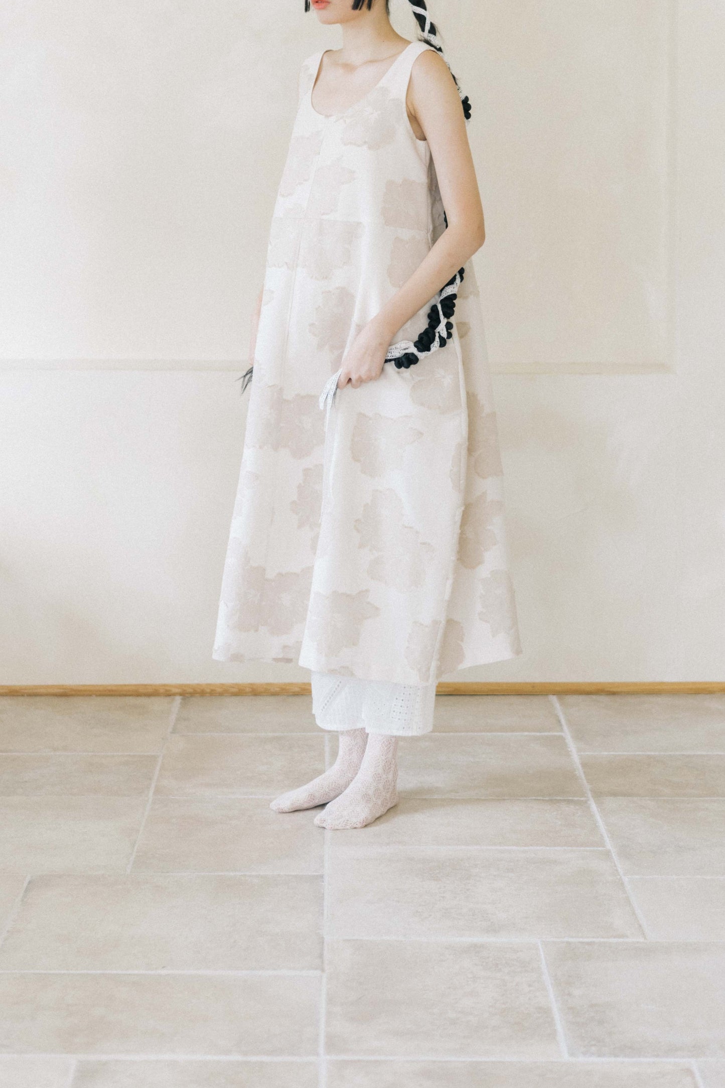 flower-jacquard cocoon sleevesless dress(in-stock)