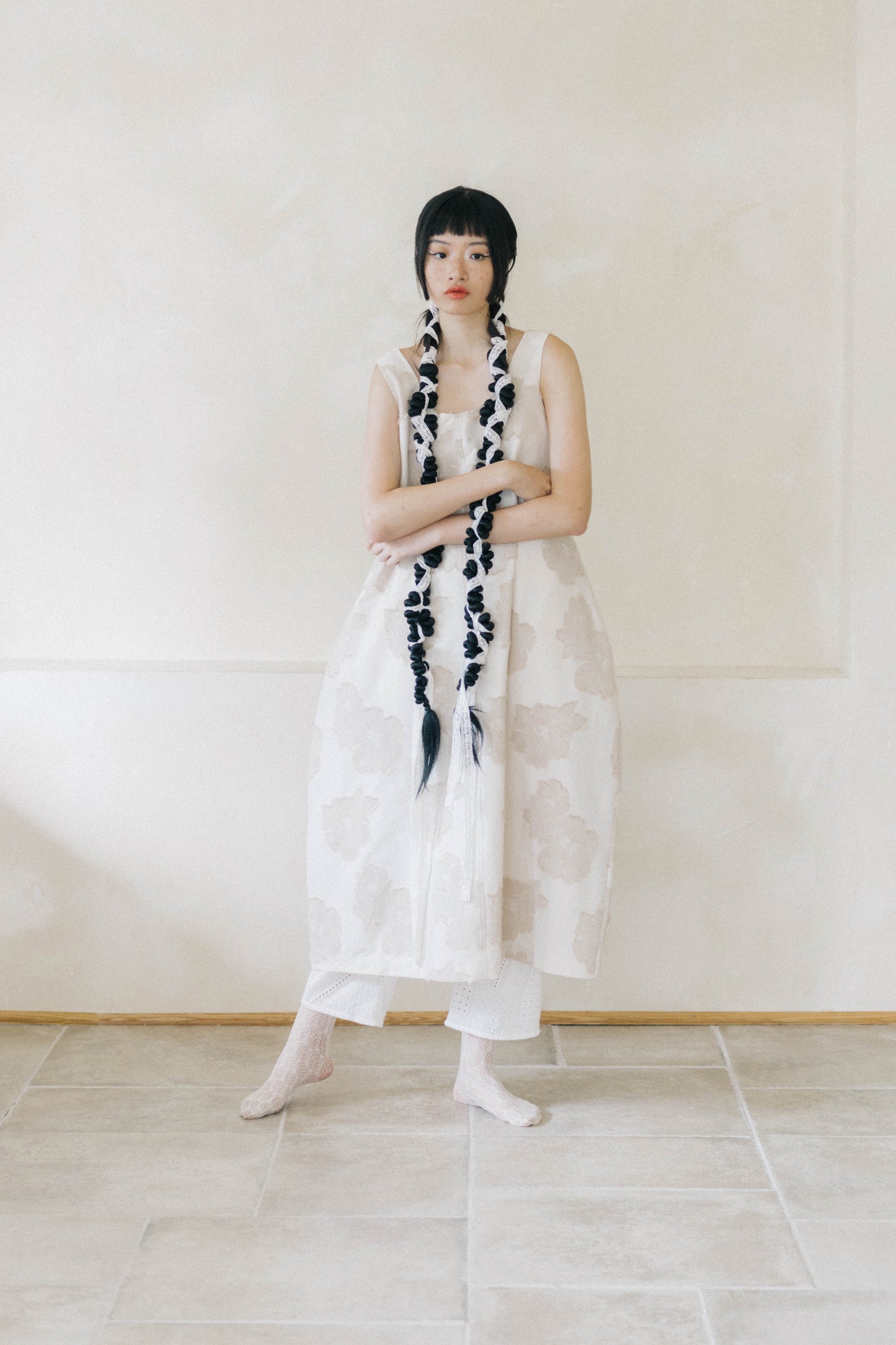flower-jacquard cocoon sleevesless dress(in-stock)