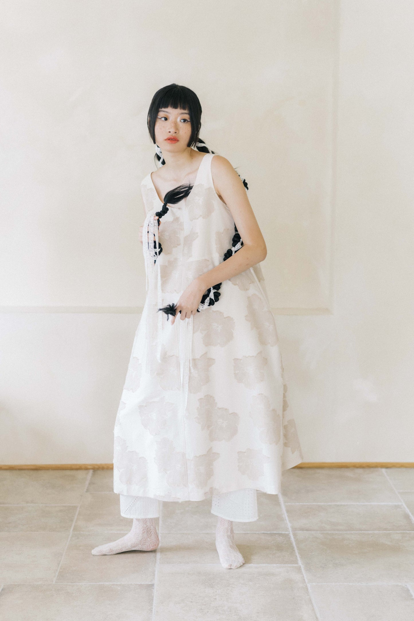 flower-jacquard cocoon sleevesless dress(in-stock)