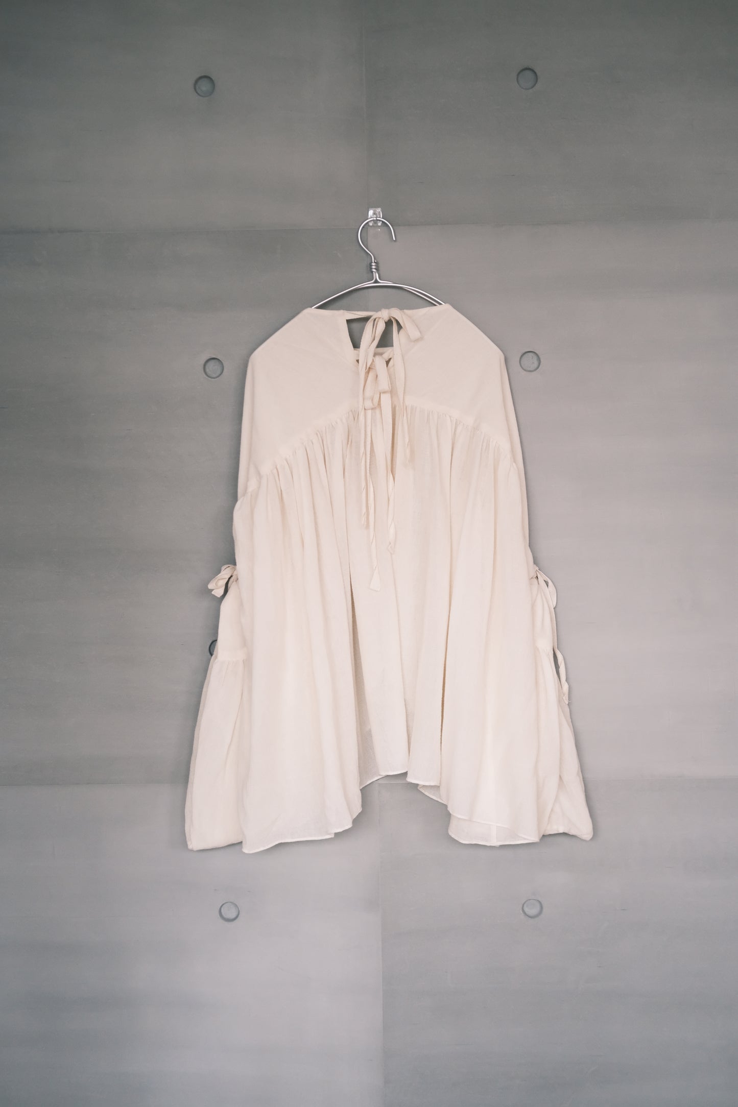 wide sleeved with gathering double layers top - beige (in-stock)