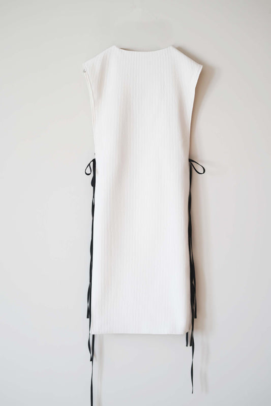 beige vest with double black straps (pre-order)
