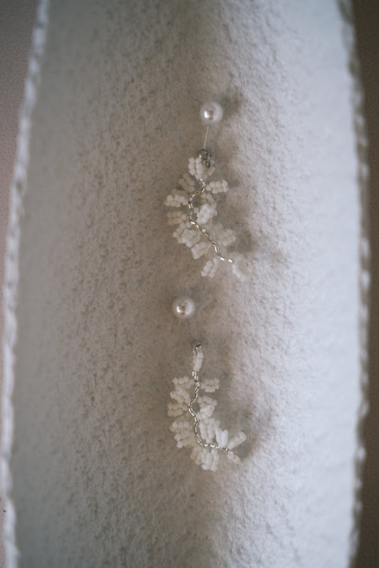 snow white handmade beads earrings (pre-order)