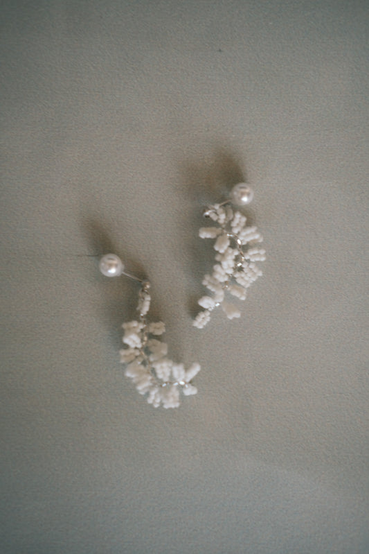 snow white handmade beads earrings (pre-order)