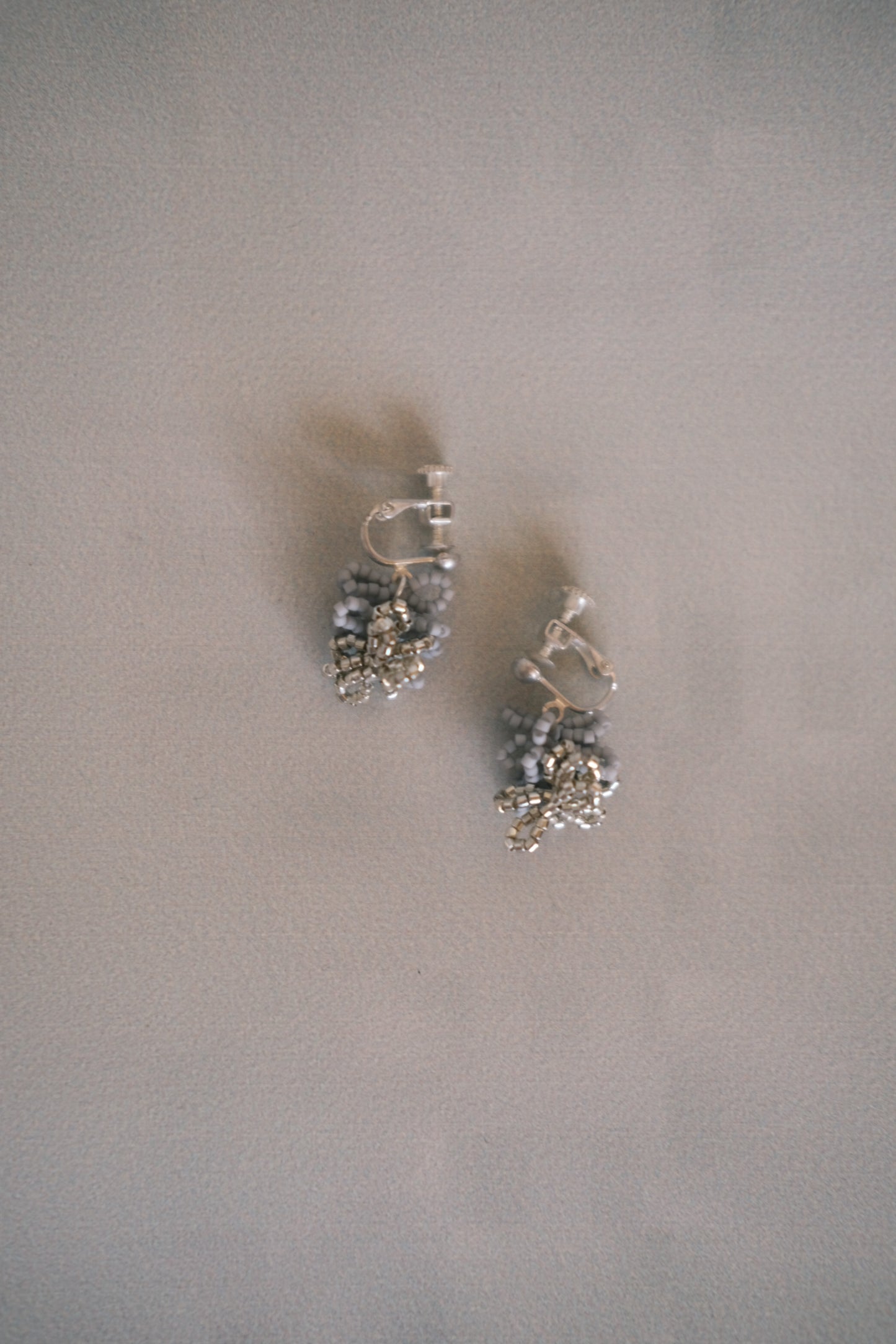 handmade beads earrings- silver blue (pre-order)