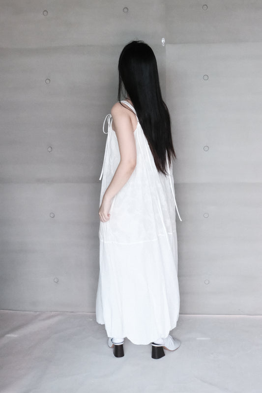 salt shrinking cloud strap dress (in-stock)