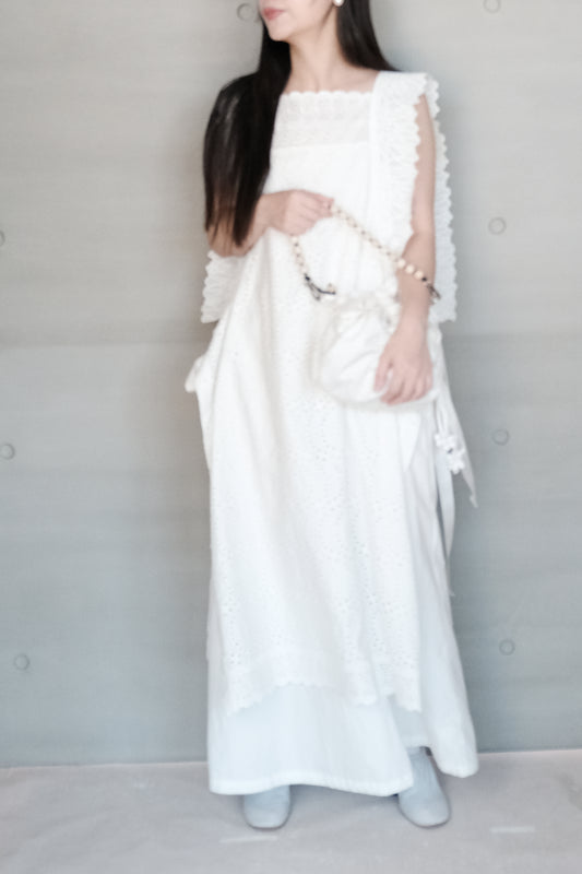 soft wings slip lace dress (in-stock)