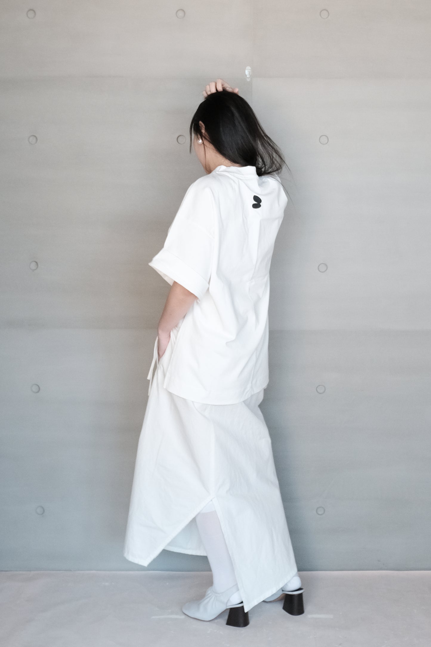 embroidered logo white t-shirt