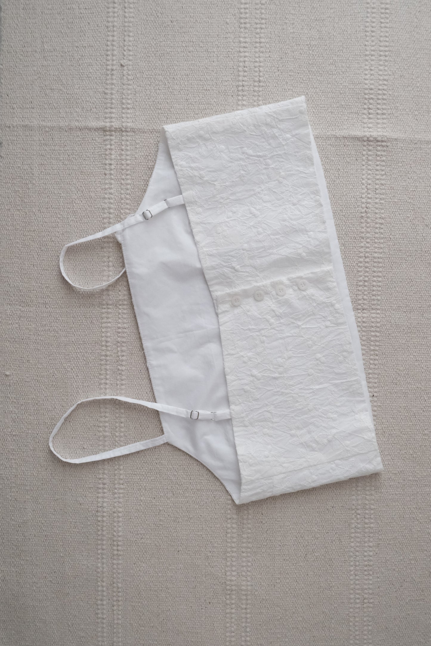 embroidery white strap tank top (only one left)