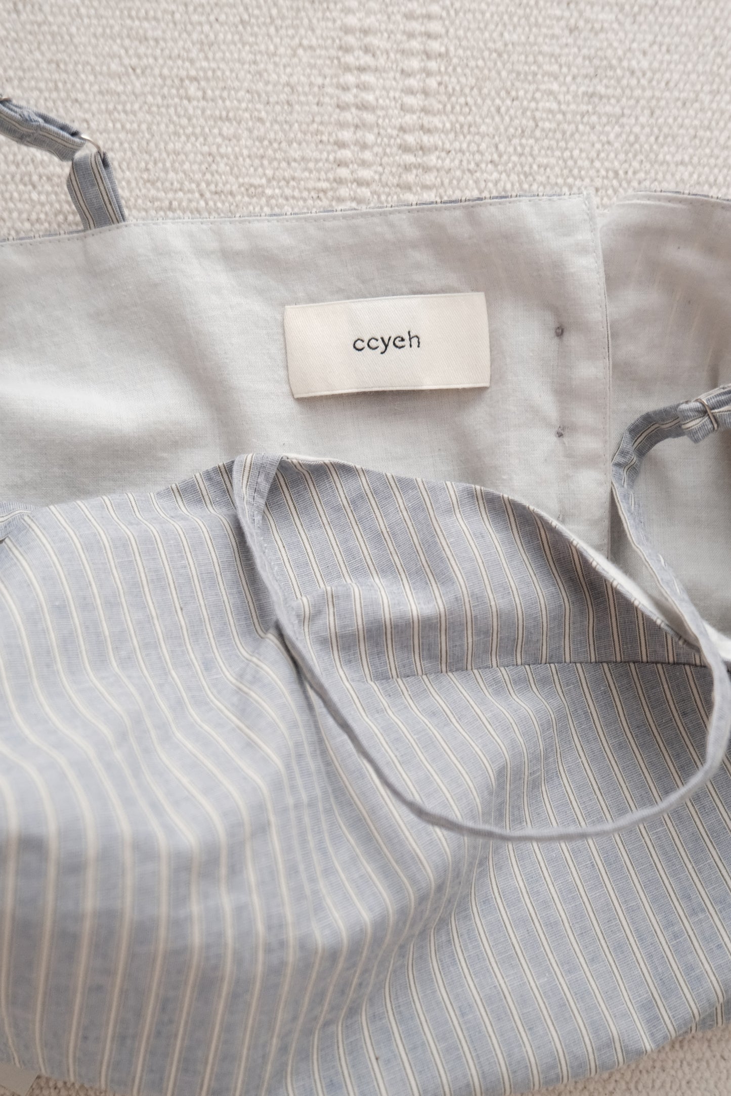 striped strap tank top ( in-stock)
