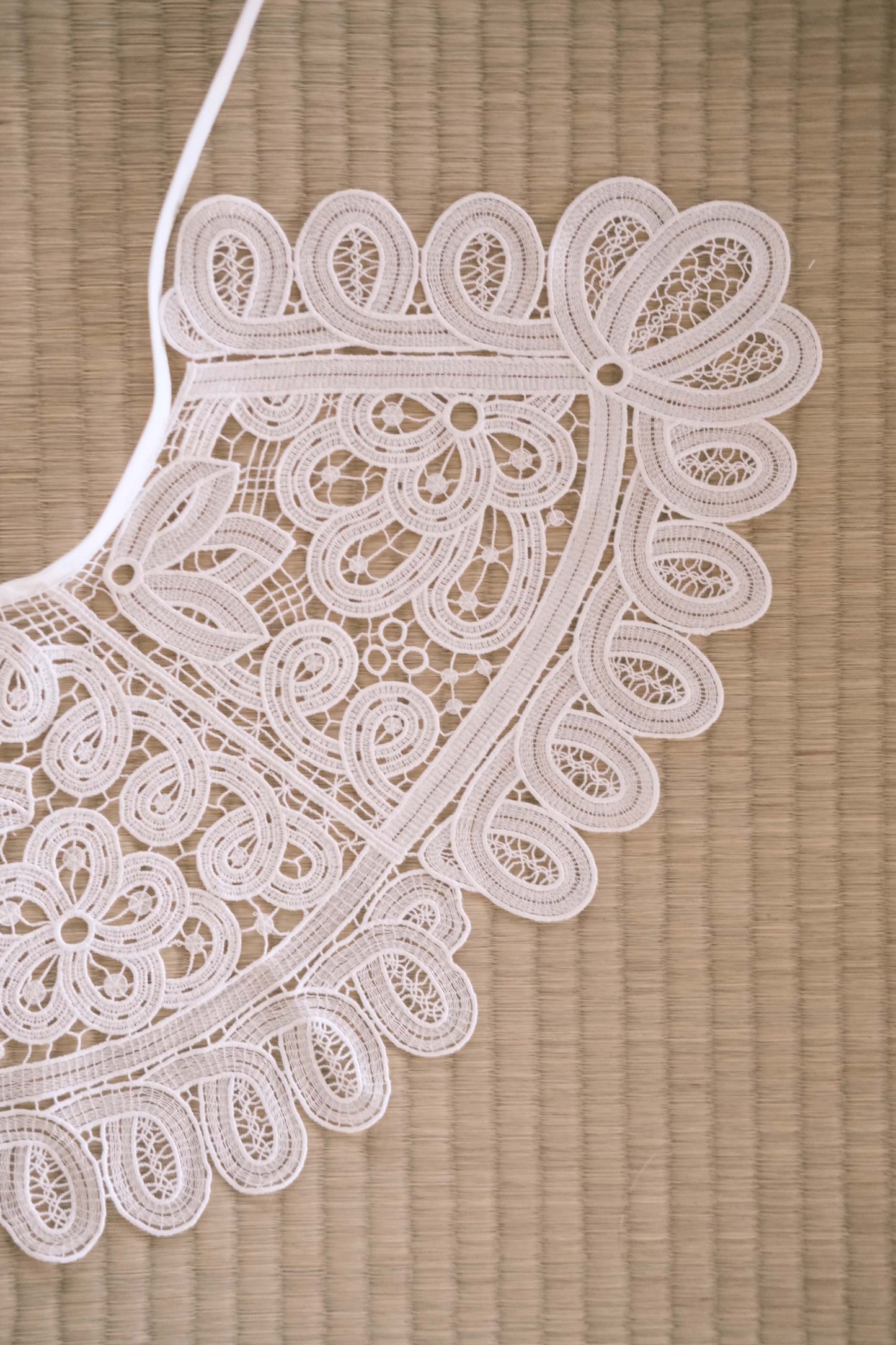 white lace collar
