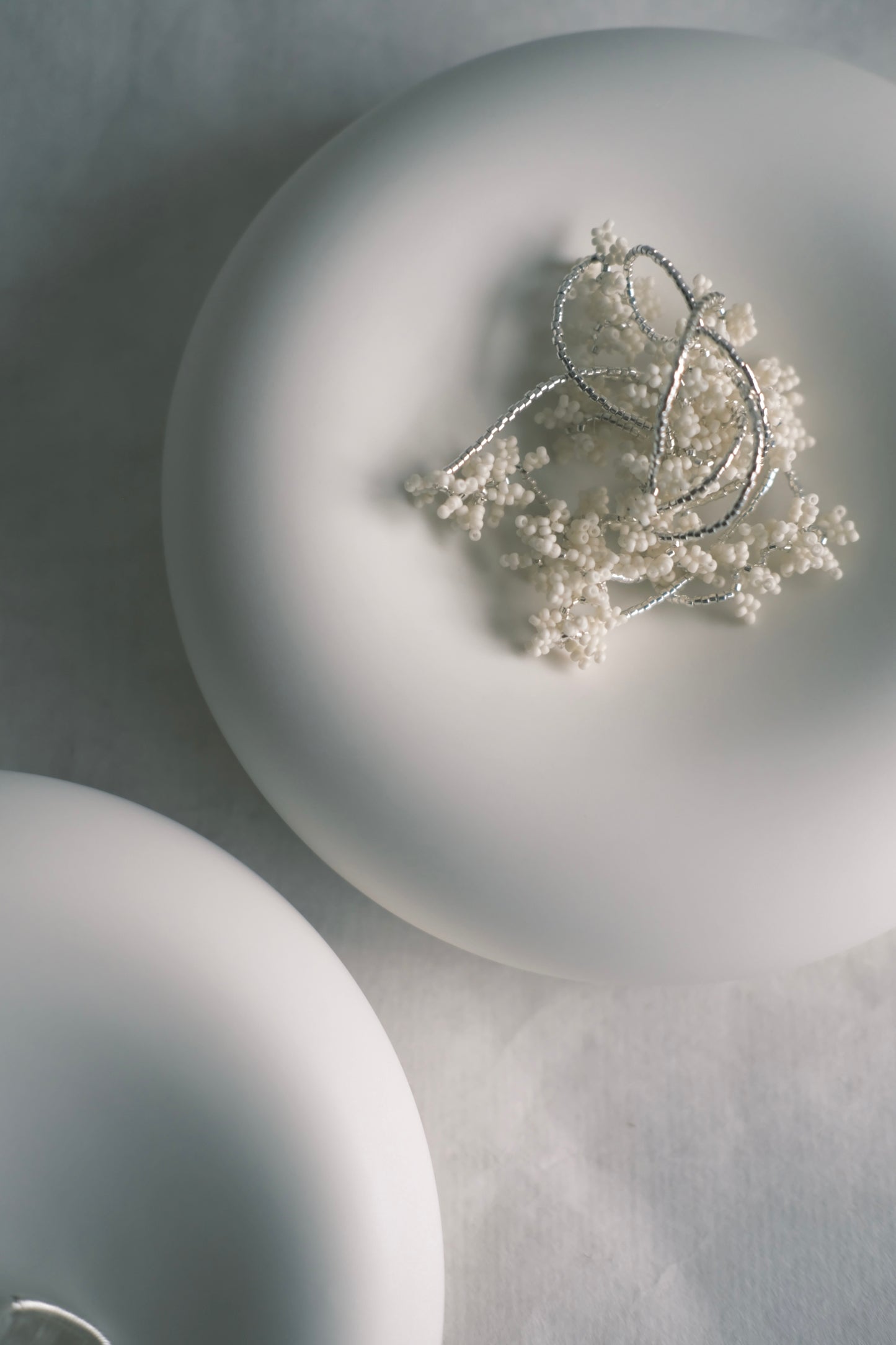 handmade beads necklace - silver snow (pre-order)