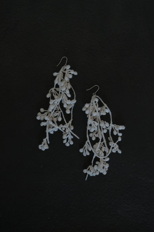 woven floral silver-bead earrings - beige
