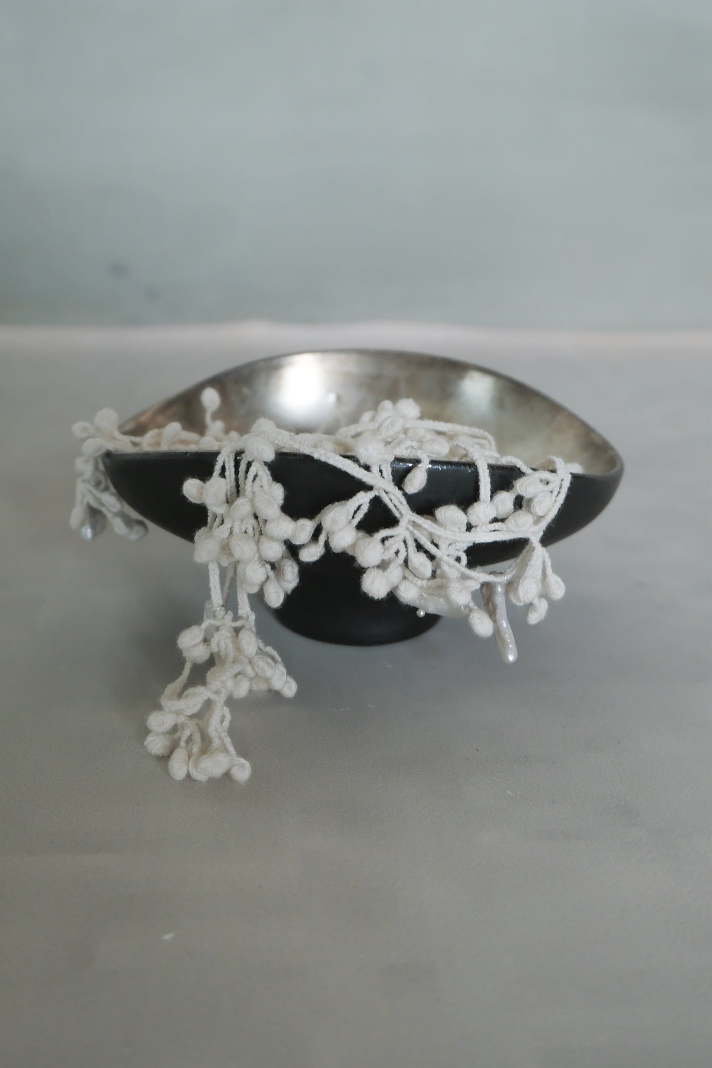 woven floral pearl necklace - beige