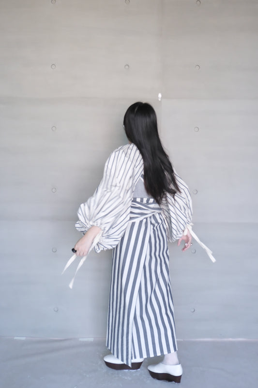 puffy sleeves with striped outerwear (in-stock)