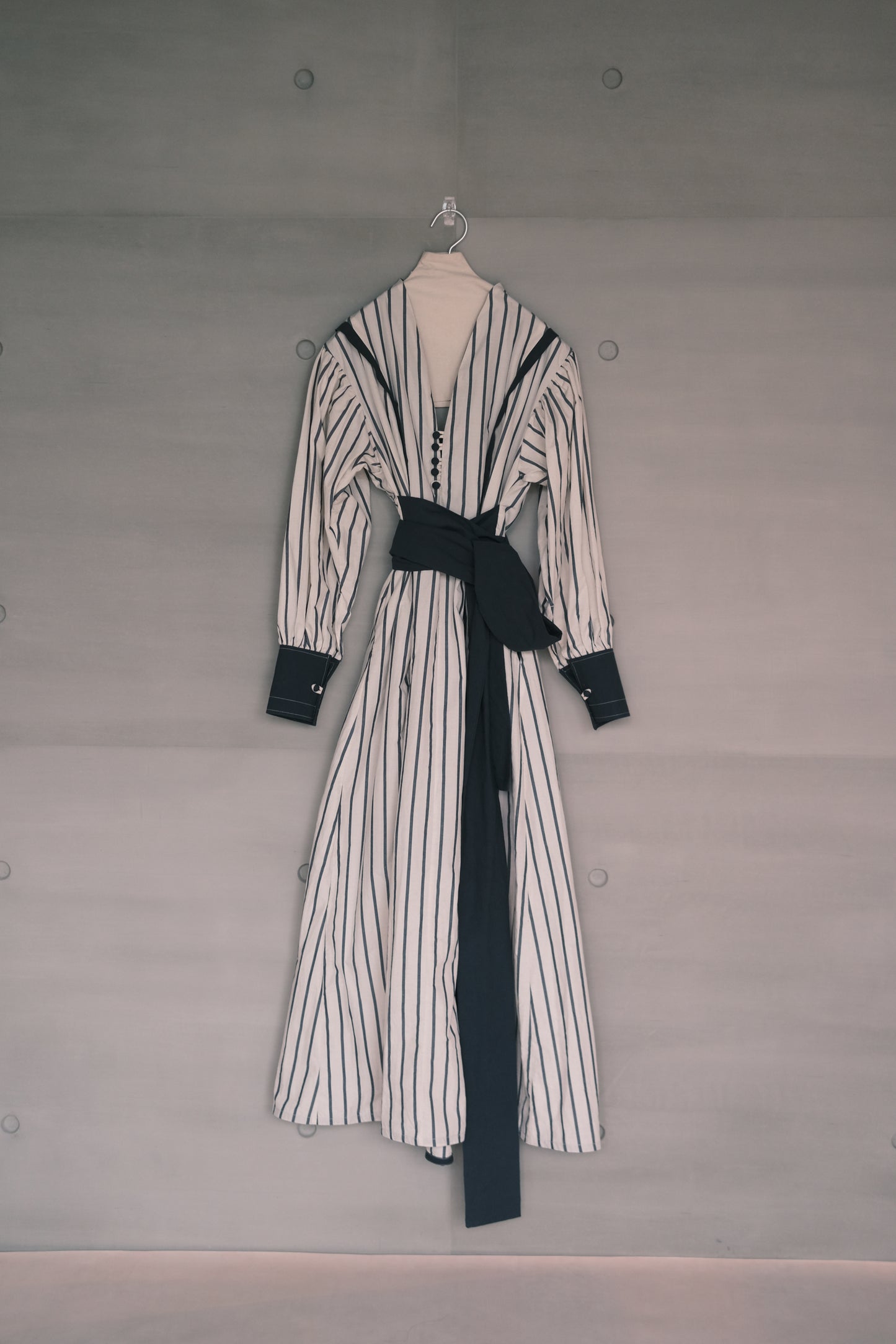 striped backless tie-back puff sleeve dress (pre-order)