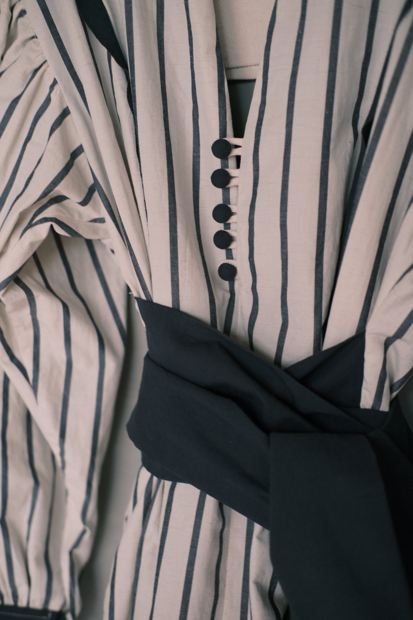 striped backless tie-back puff sleeve dress (pre-order)