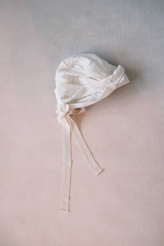 soft cloche hat - white (pre-order)