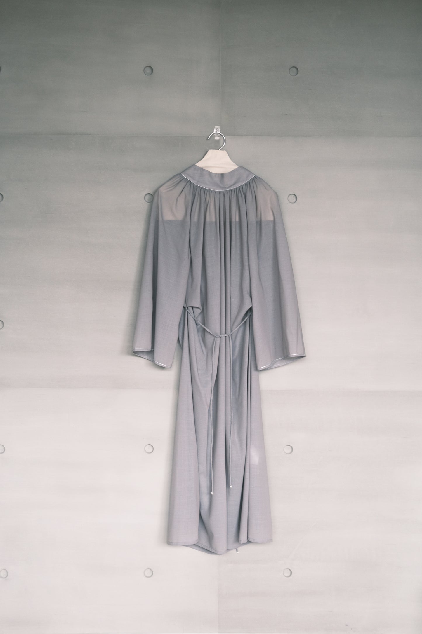 wide sleeves gathered dress (in-stock)