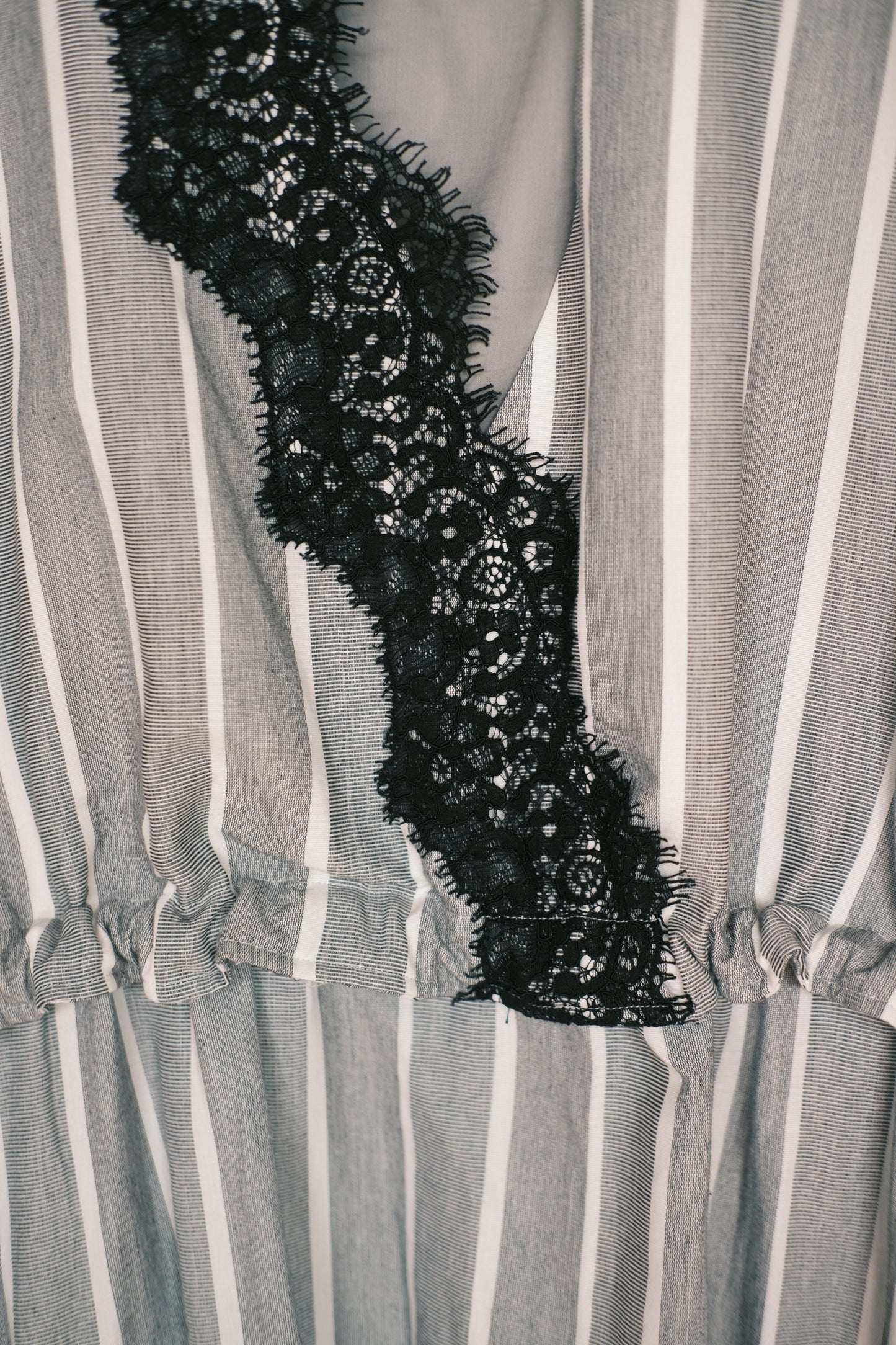 striped square-dress with black lace (pre-order)