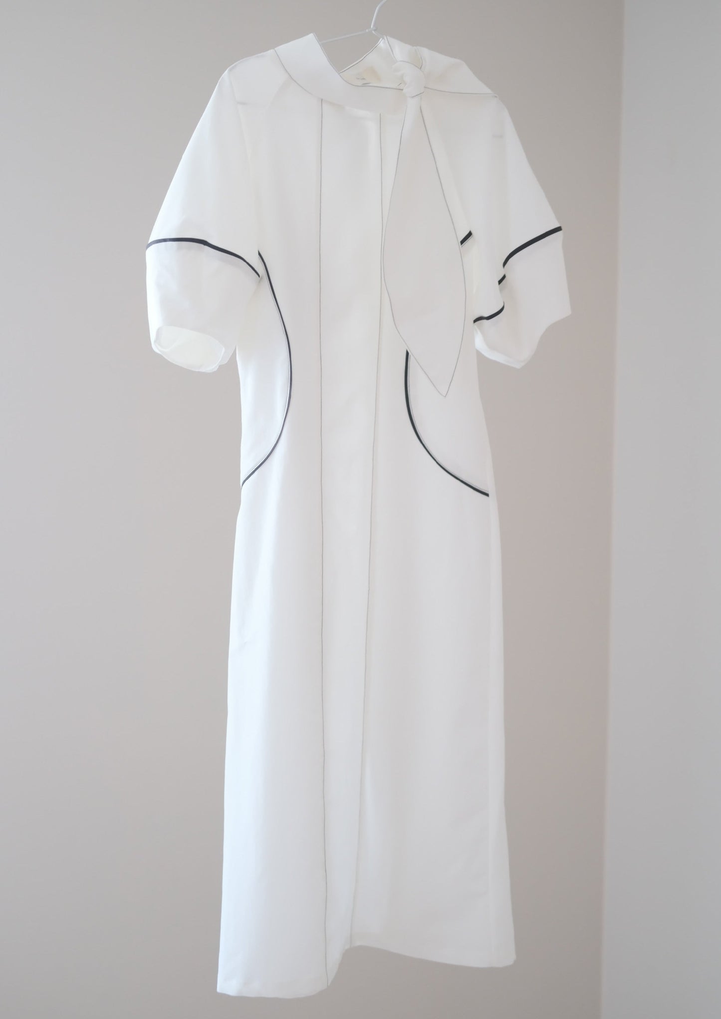 summer curved cutting with puffy short sleeves dress (in-stock)