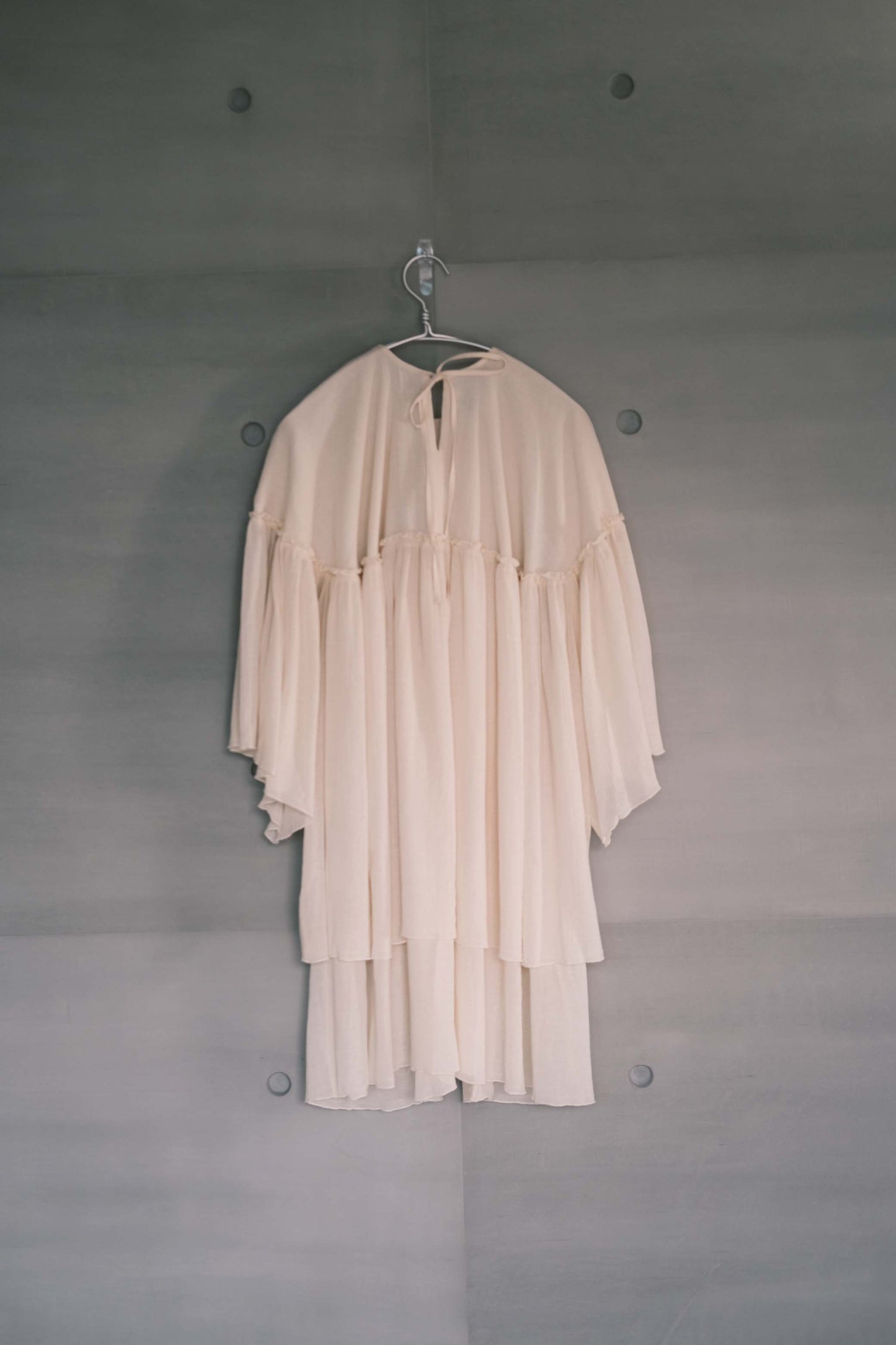 double-layer cotton flowing cream top (in-stock)