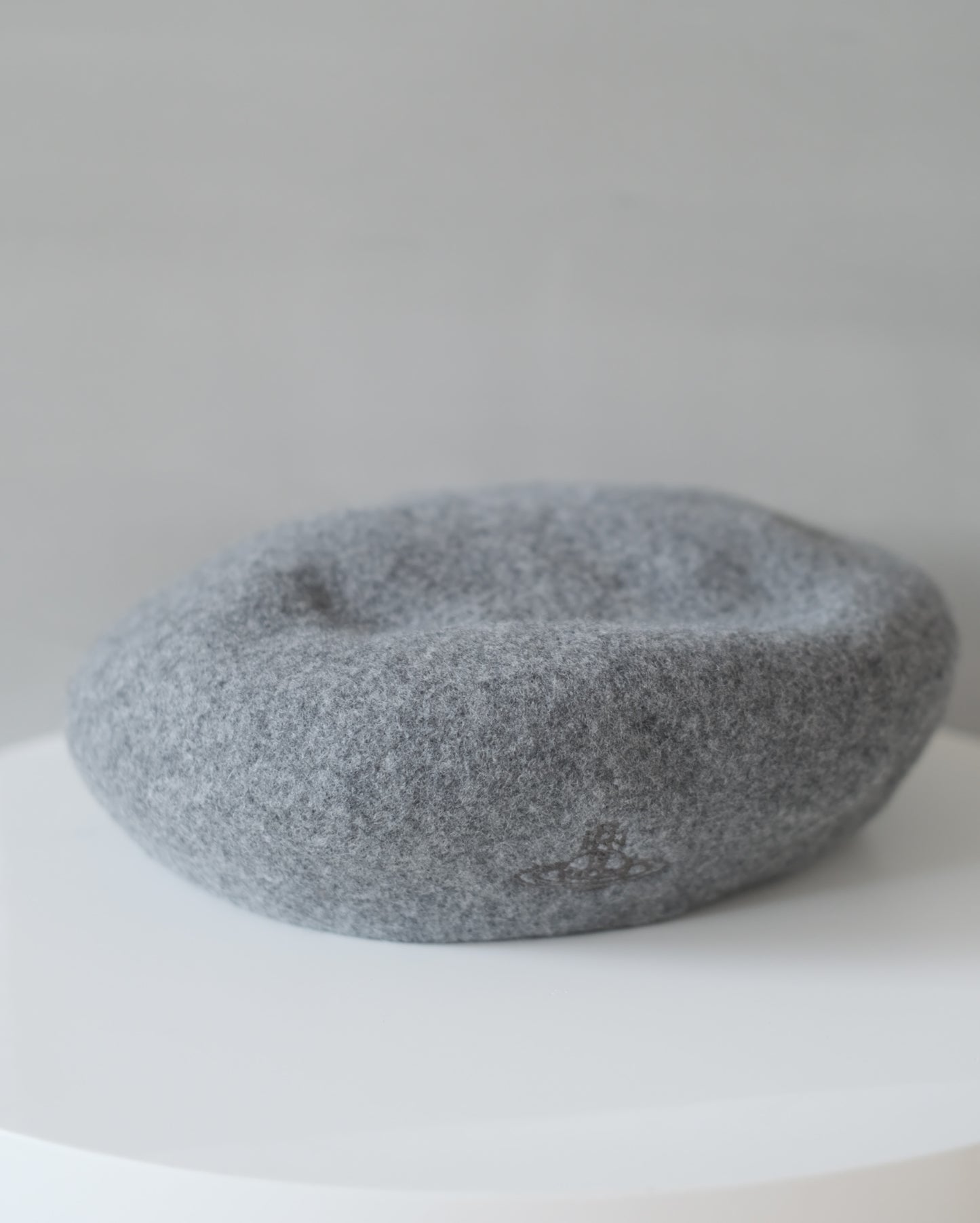 vivienne westwood beret - grey s-m