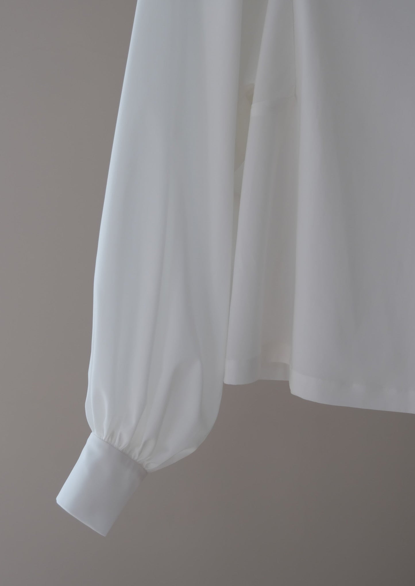 puffy long-sleeves shirt (in-stock)
