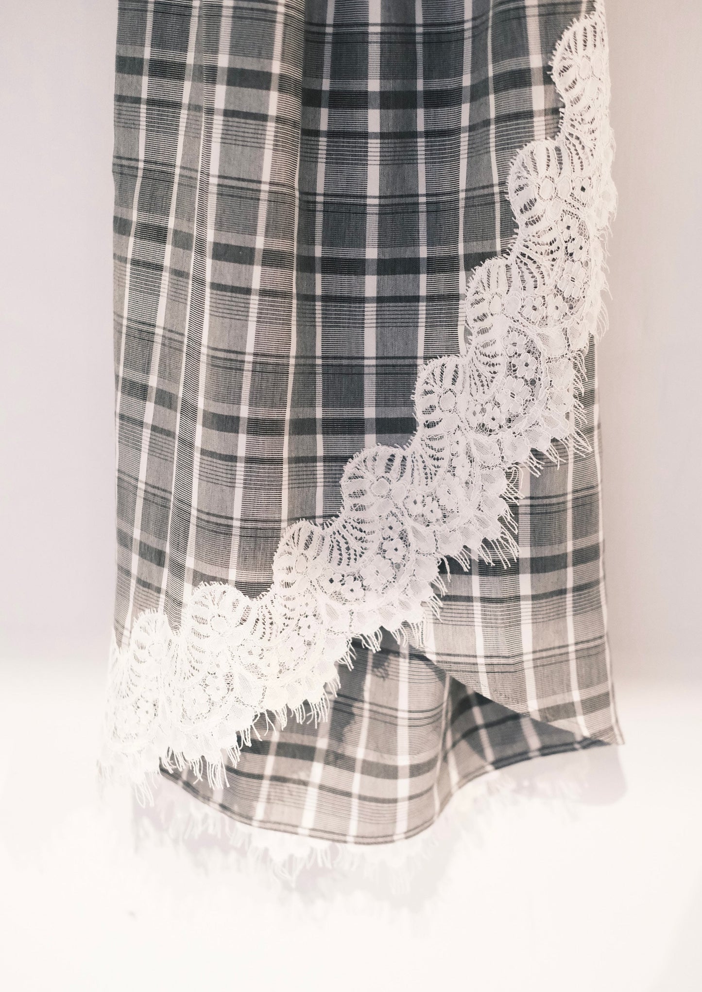 check laced-tulip midi dress