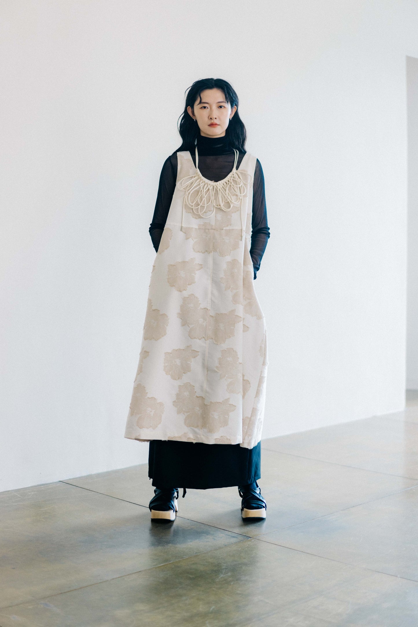 flower-jacquard cocoon sleevesless dress（in-stock)