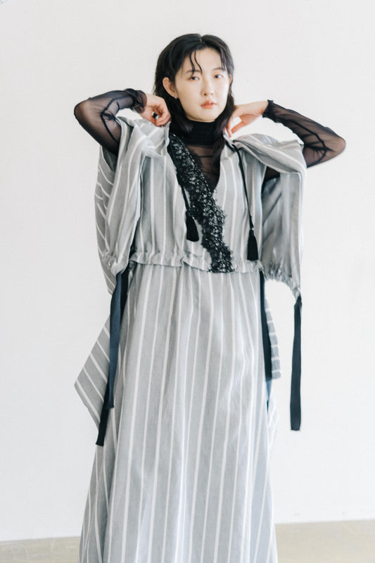 striped cape with tassel （pre-order)