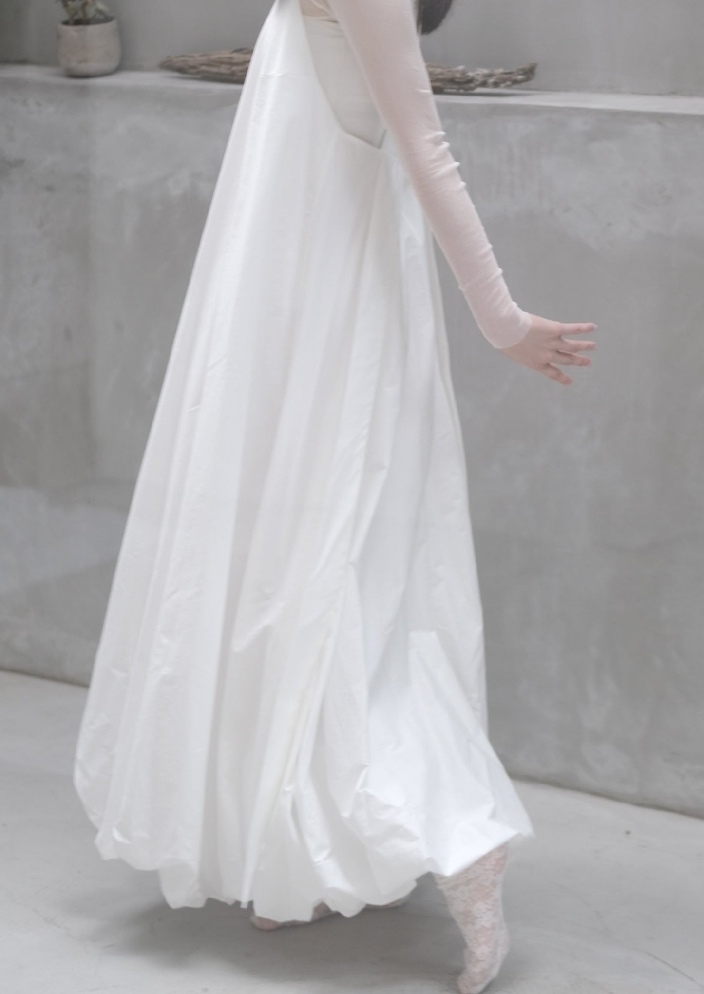 bubble hemmed sleeveless dress (in-stock)