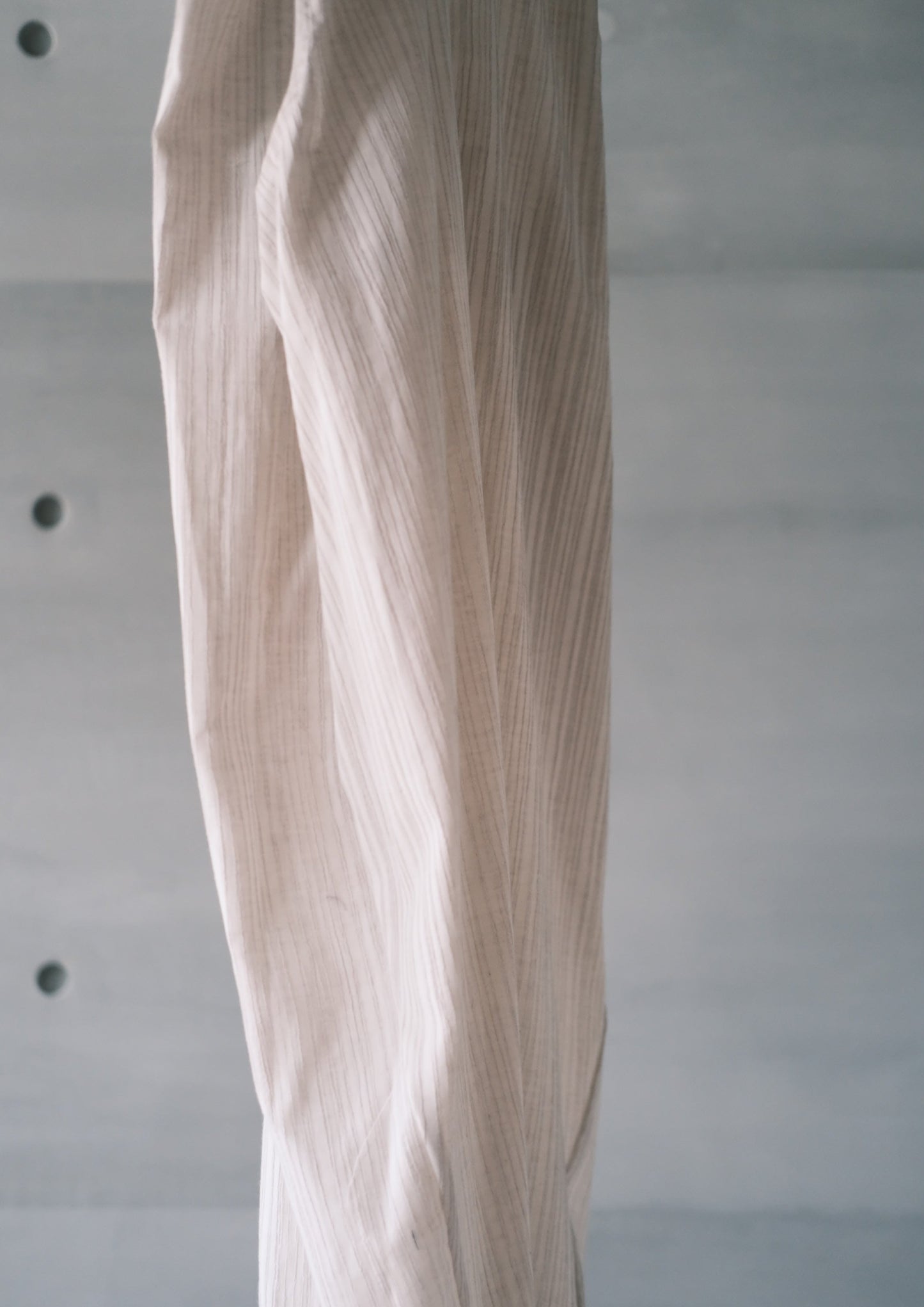 striped three-dimensional cut sleeveless dress (in-stock)