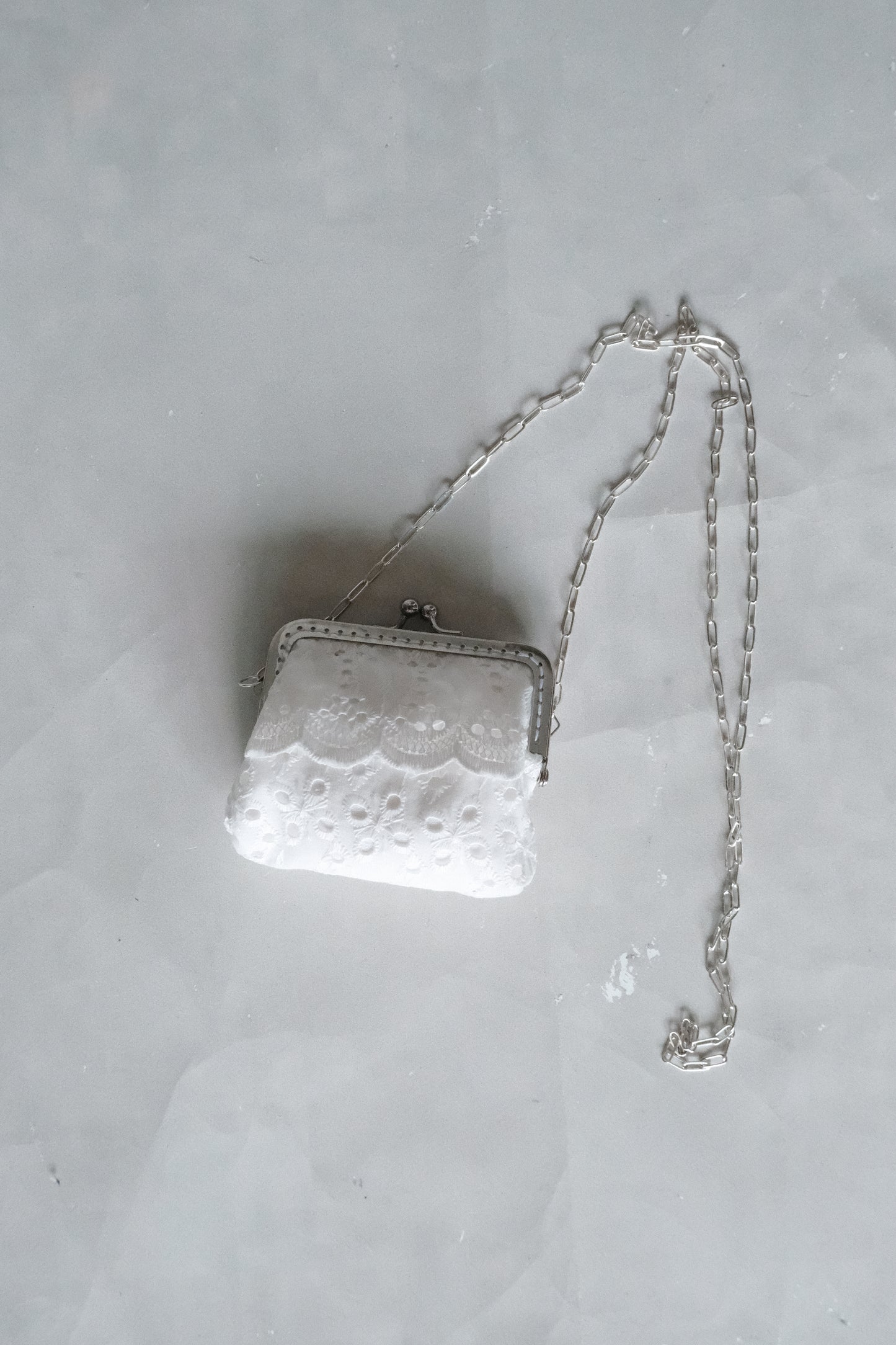 lace patchwork kiss-lock white purse - large