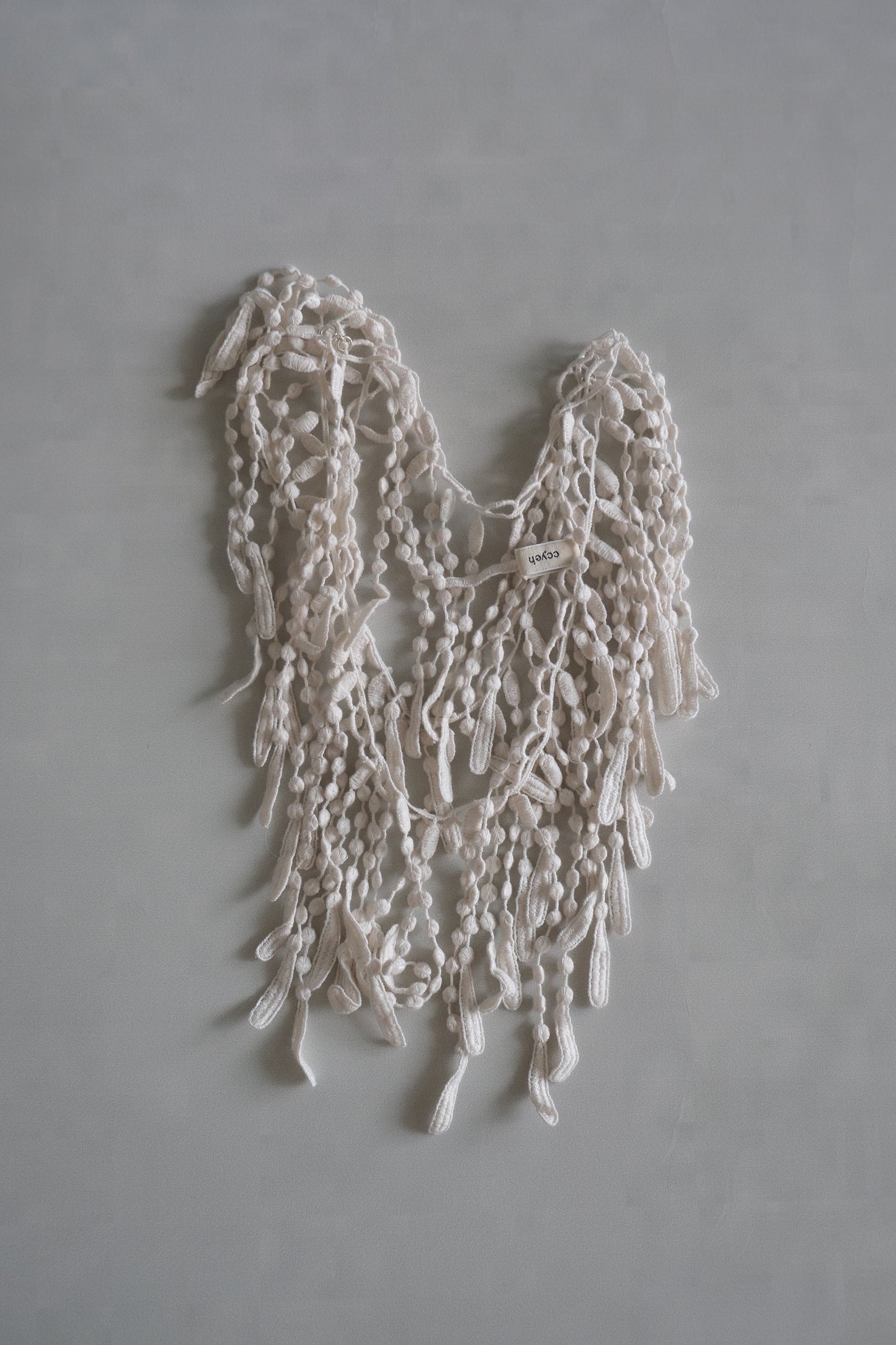 beige lace trim necklace