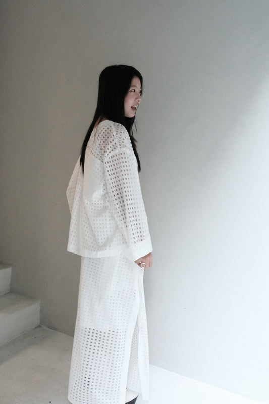 subtle checked lightweight cover (in-stock)