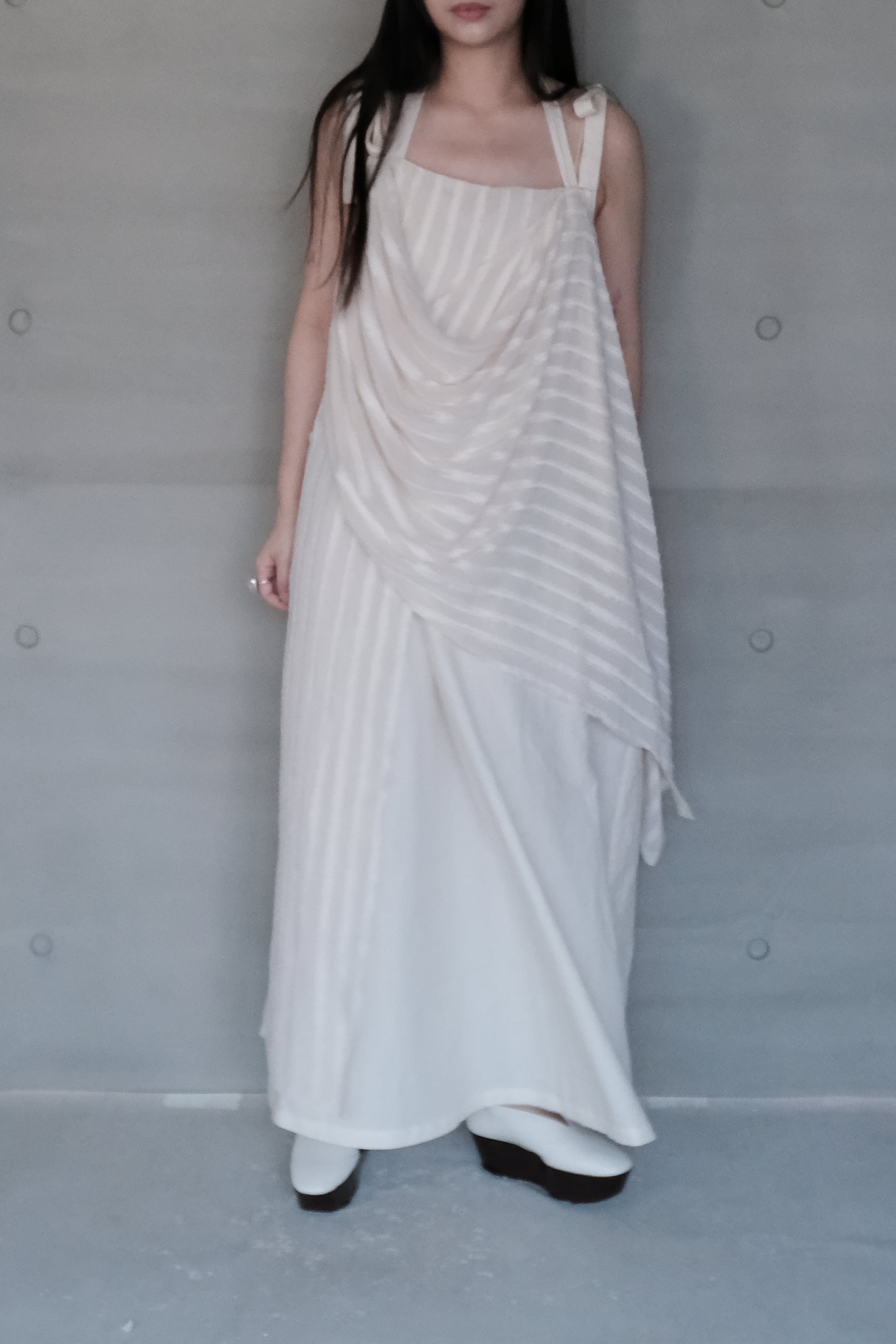 asymmetric striped halter dress（in-stock)